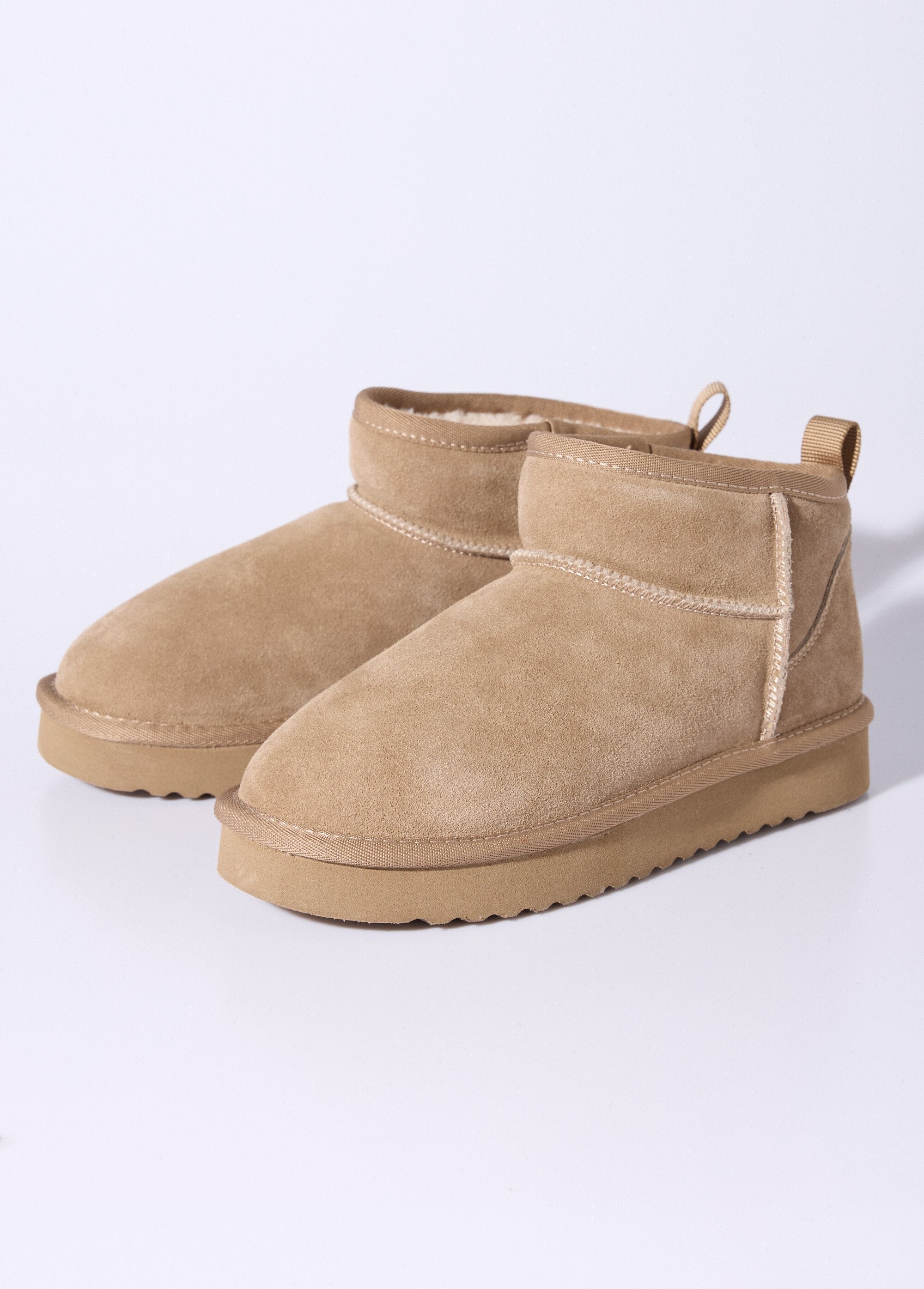 Gevulde_lage_laarzen_met_sleezool_Taupe_DE1_slim