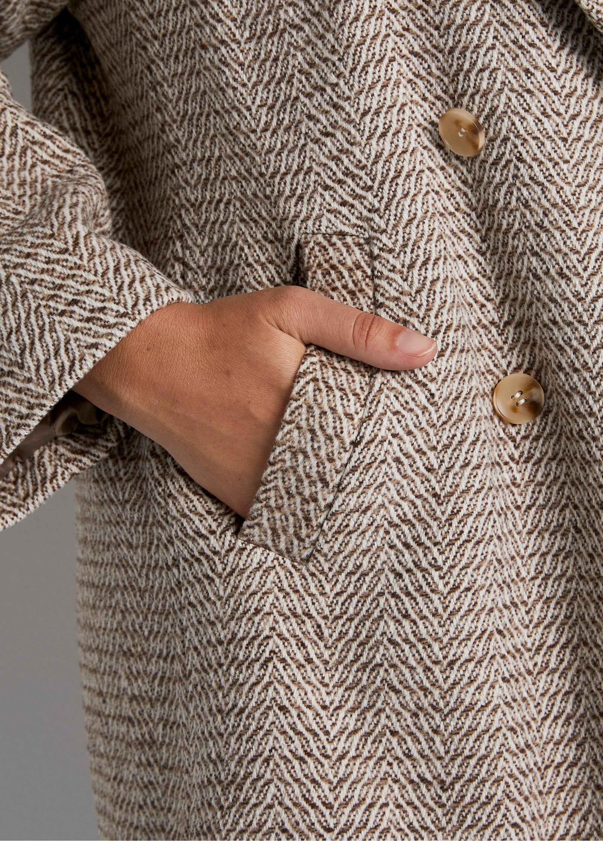 Manteau_aspect_chevrons_mi-long_Beige_DE2_curvy