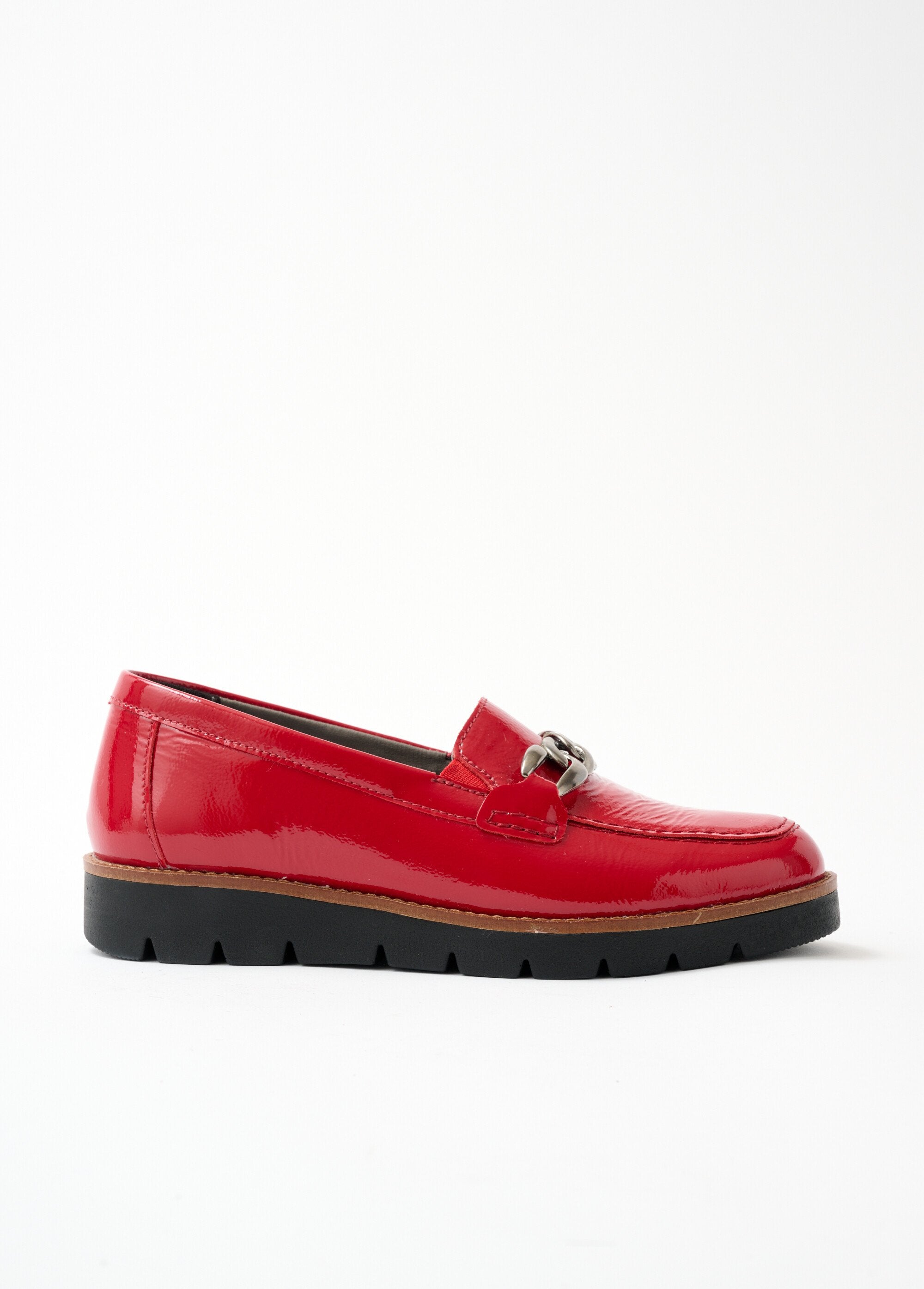 Mocassins_grande_largeur_cuir_chaîne_à_maillons_Vernis_rouge_DR1_slim