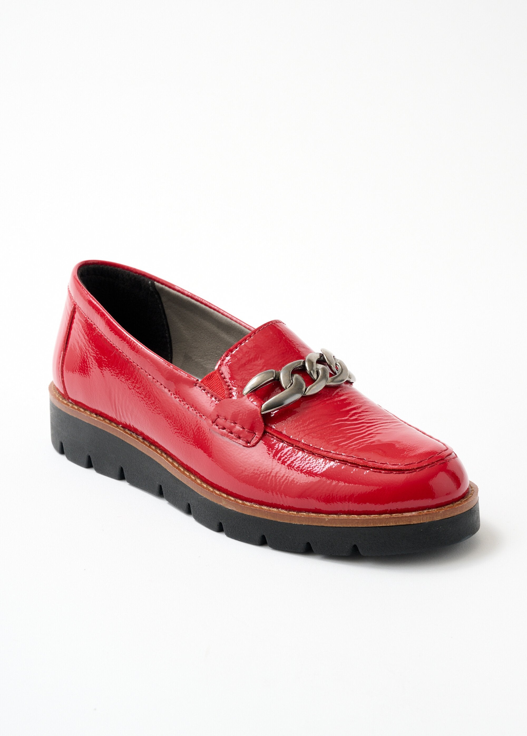 Mocassins_grande_largeur_cuir_chaîne_à_maillons_Vernis_rouge_FA1_slim