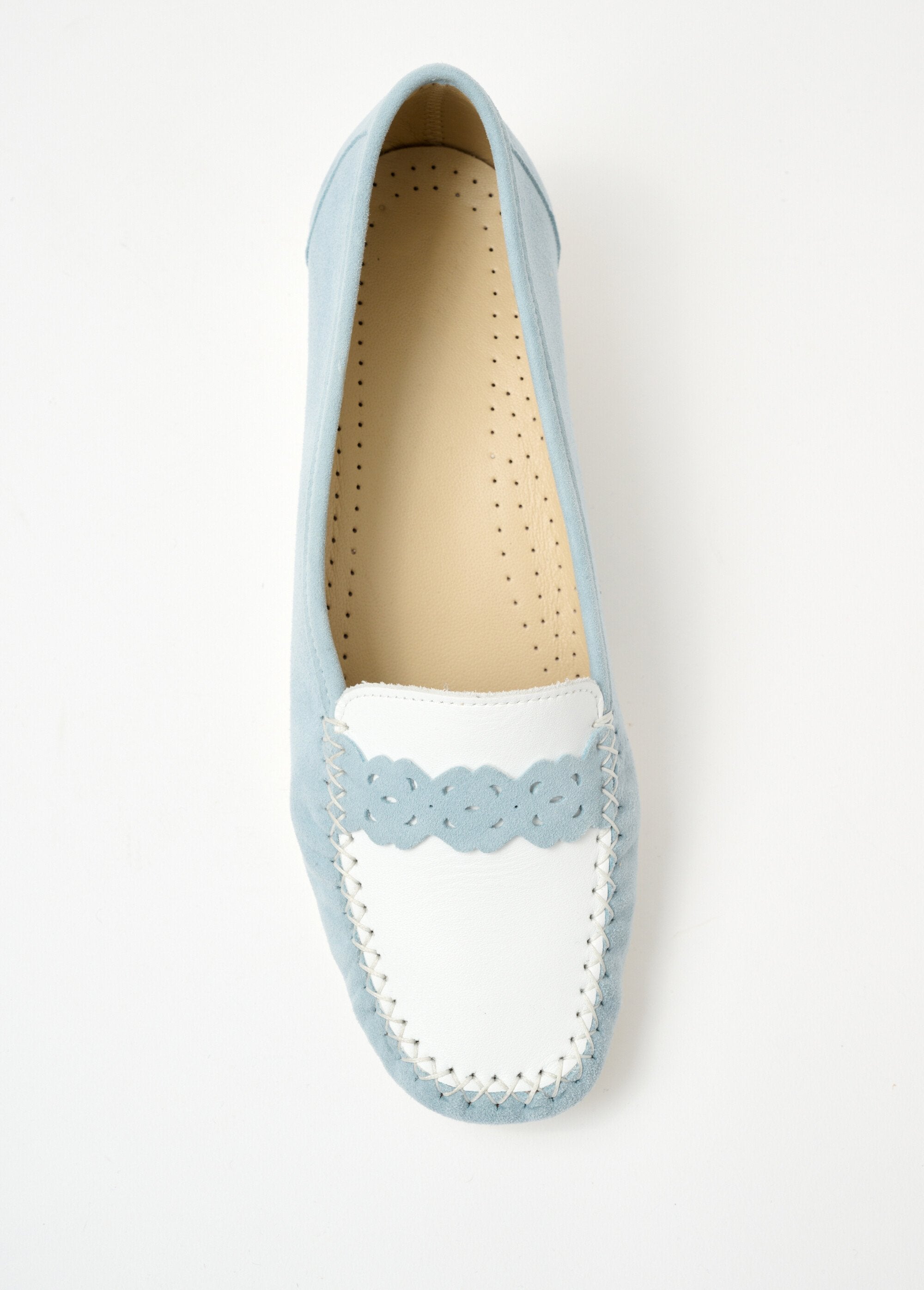 Mocassins_cuir_largeur_confort_Bleu_ciel_et_blanc_OV1_slim