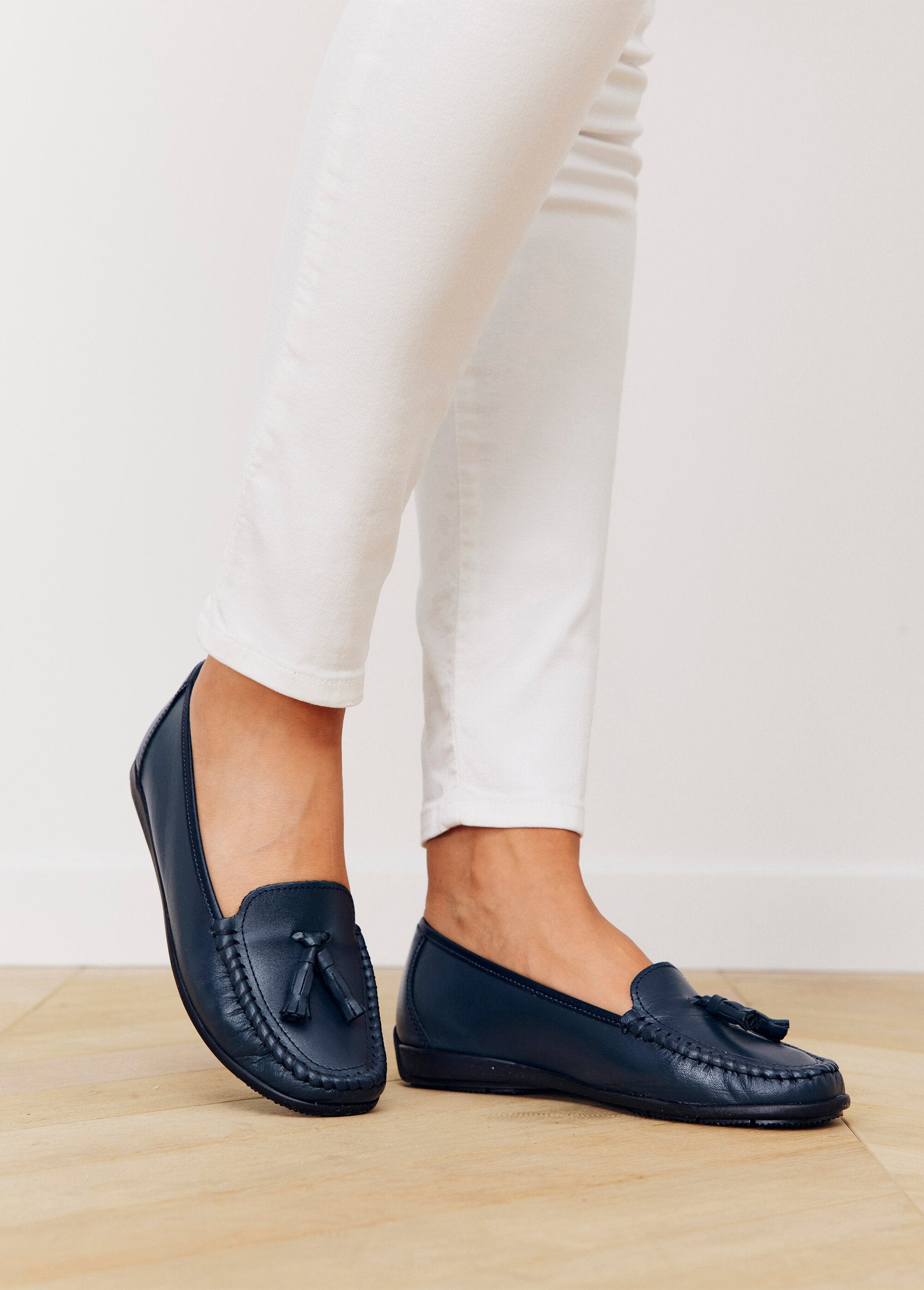 Leren_loafers_met_comfortbreedte_en_kwastjes_Marien_SF1_slim