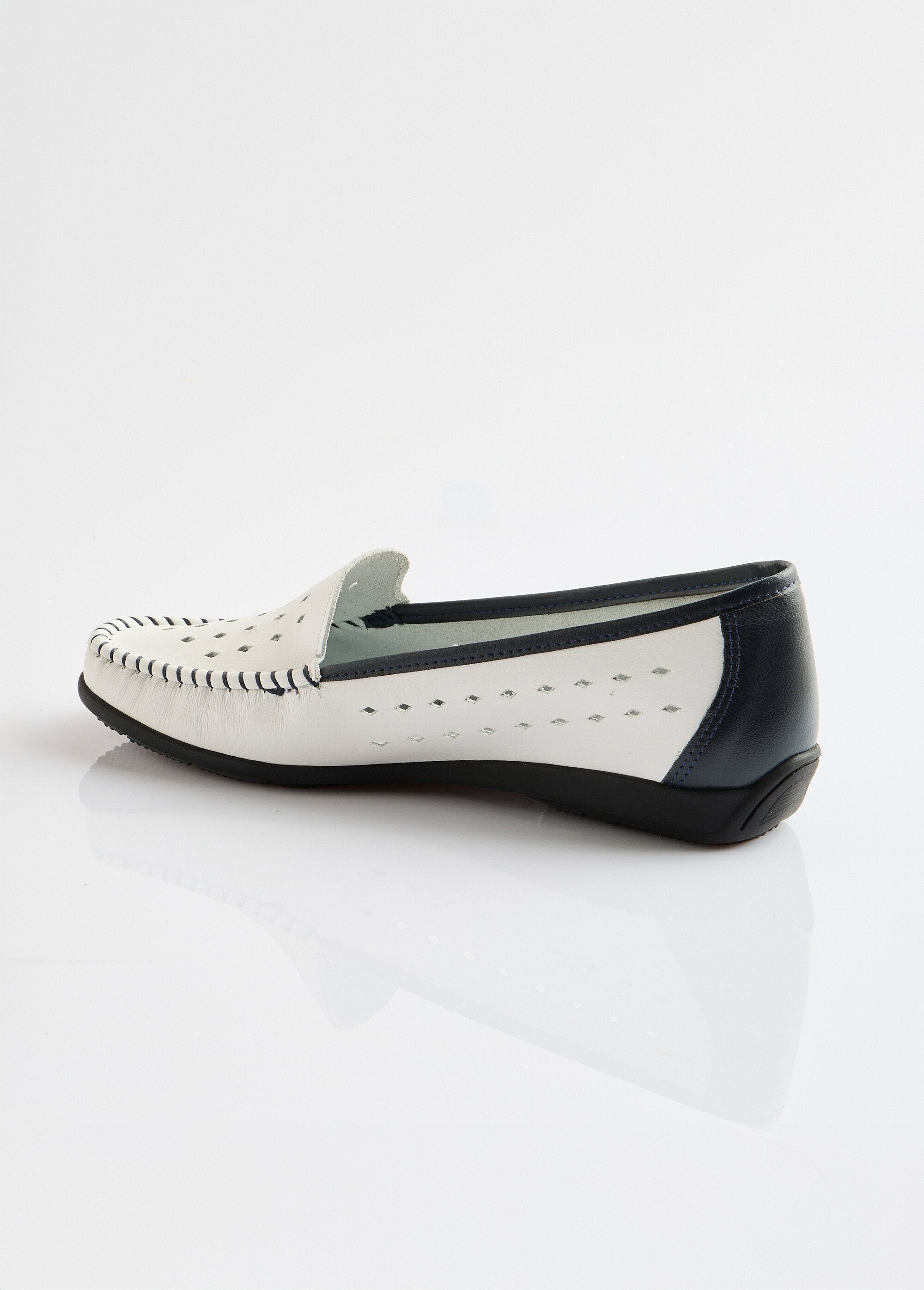 Mocassins_souples_largeur_confort_cuir_Blanc_DO1_slim