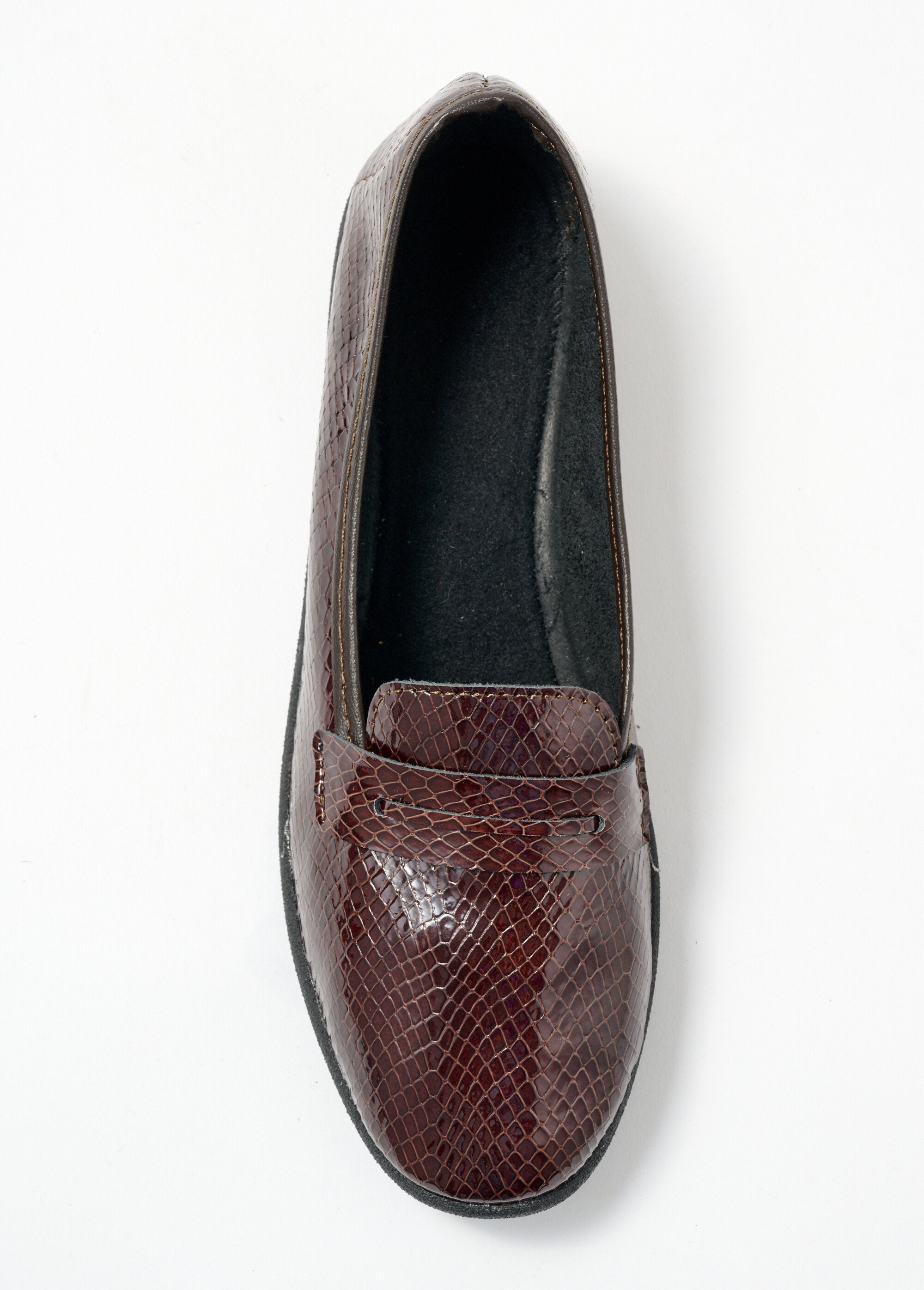 Mocassins_vernis_largeur_confort_cuir_effet_croco_Marron_OV1_slim