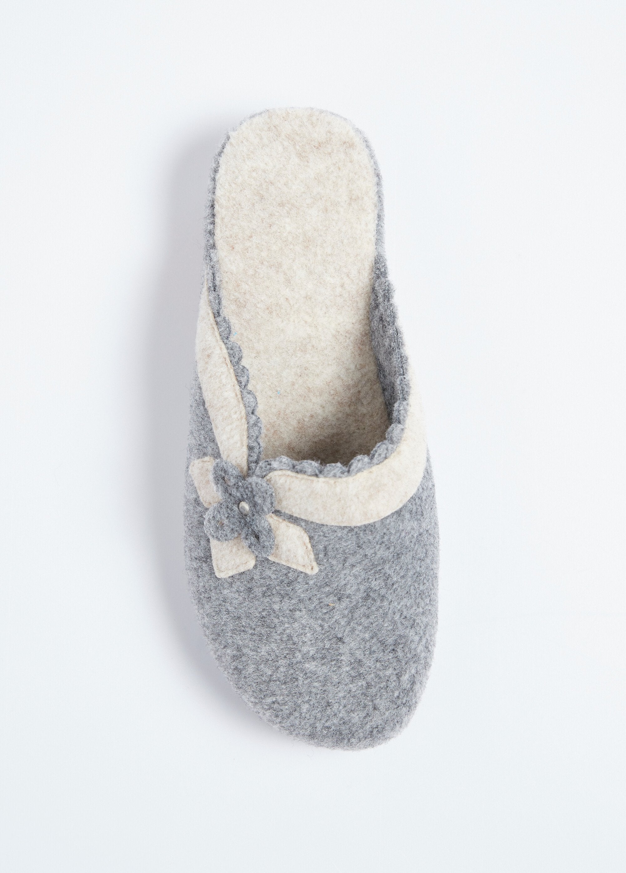 Mule_en_feutre_application_florale_Gris_OV1_slim