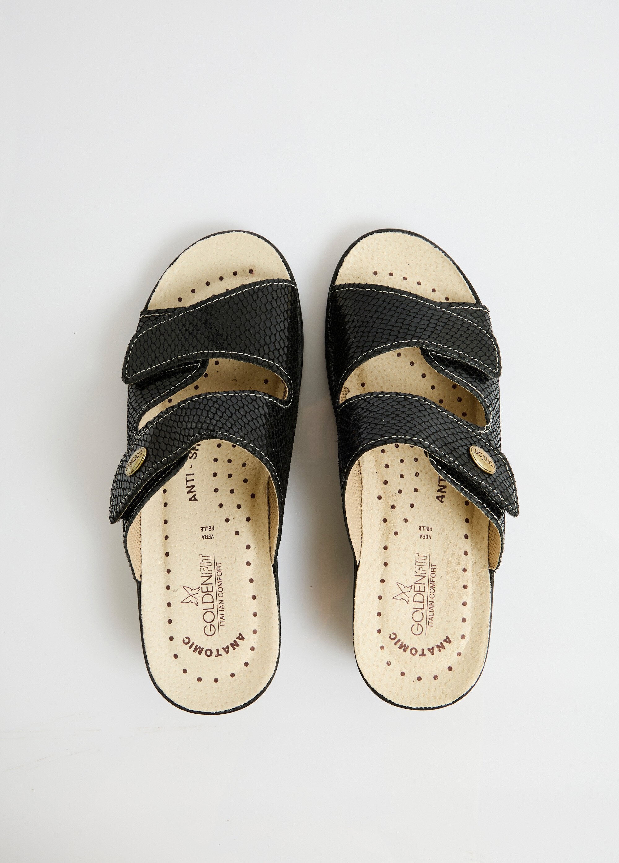 Mules_scratchées_grande_largeur_cuir_Noir_OV1_slim