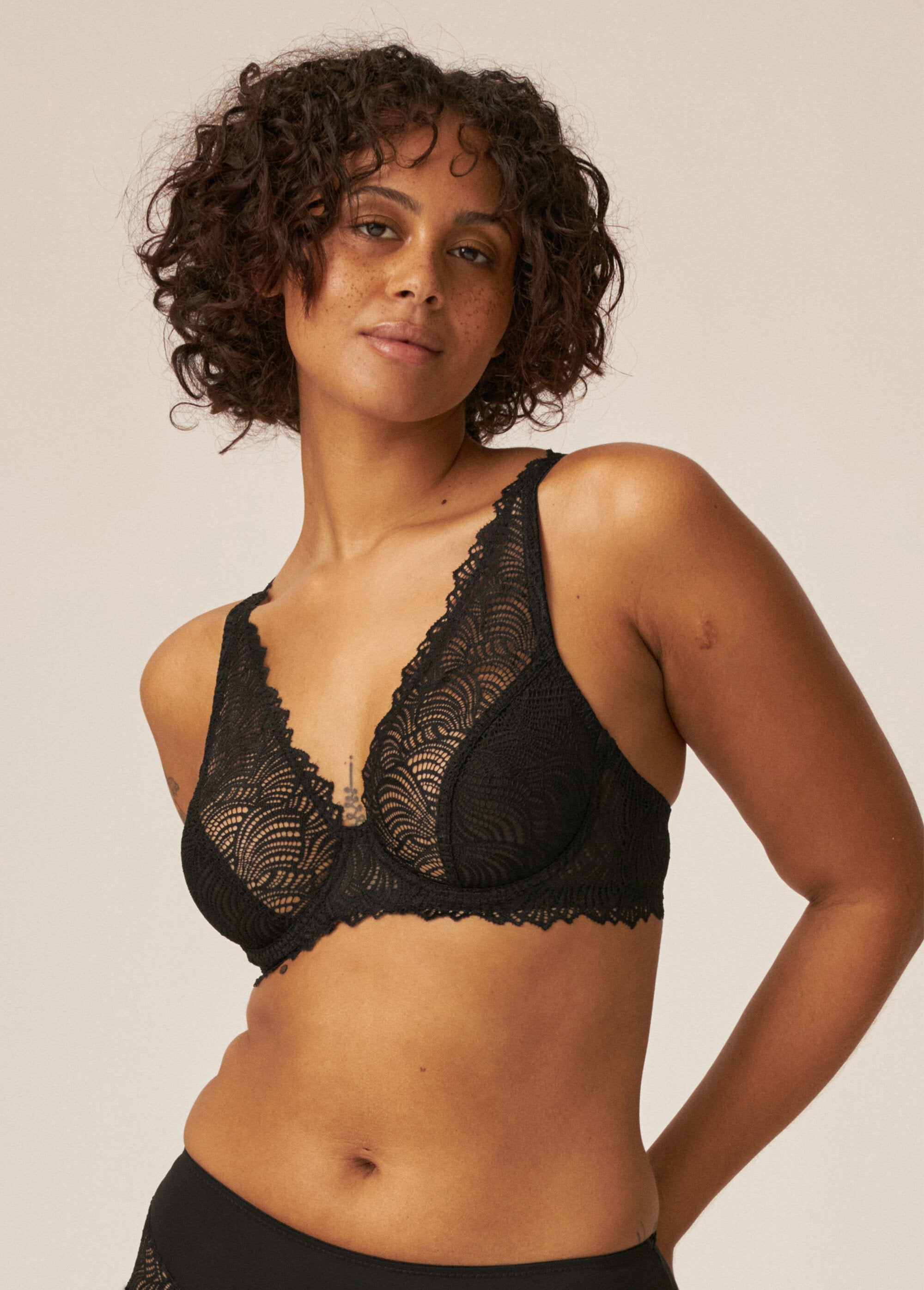 Naturana®_-_Soutien-gorge_foulard_avec_armatures_Noir_FA1_slim