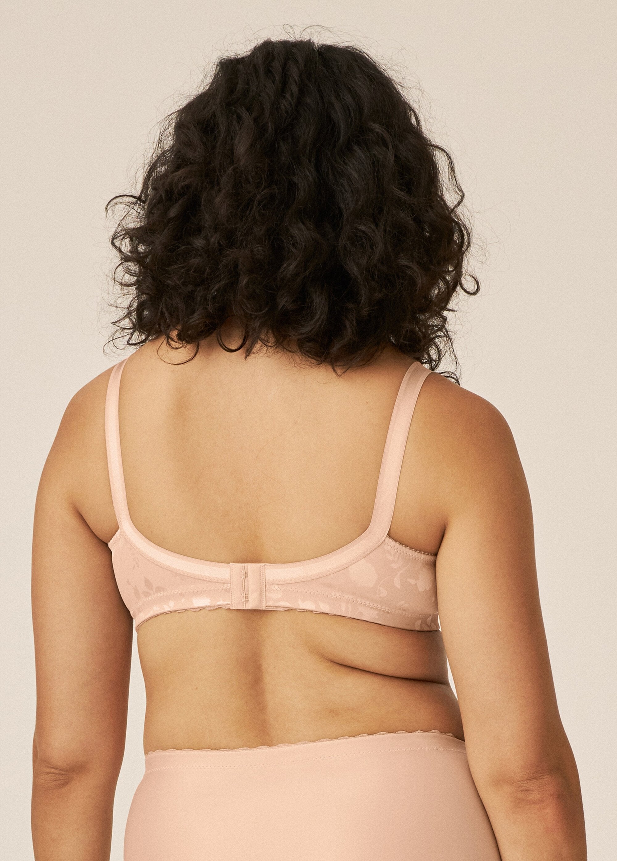 Naturana®_-_Soutien-gorge_sans_armatures_minimiseur_Peau_DO1_slim