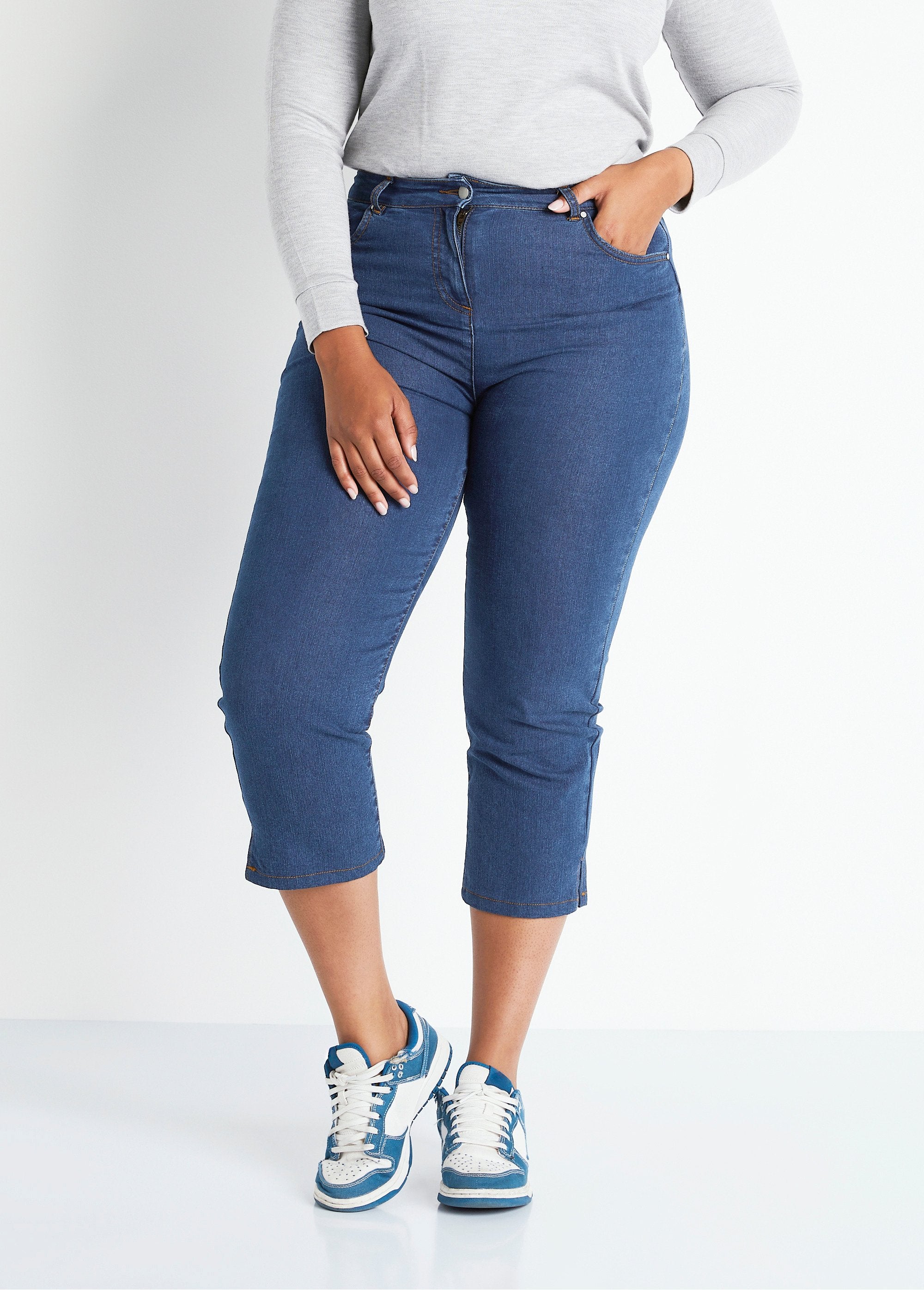 Pantacourt_ceinture_extensible_en_jean_Bleu_FA1_curvy