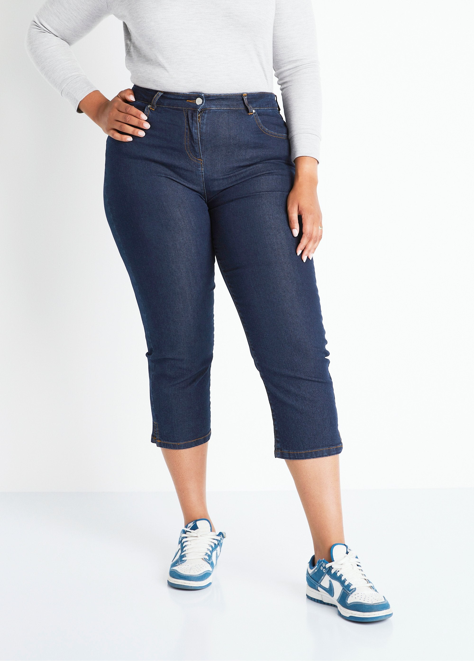 Pantacourt_ceinture_extensible_en_jean_Indigo_FA1_curvy