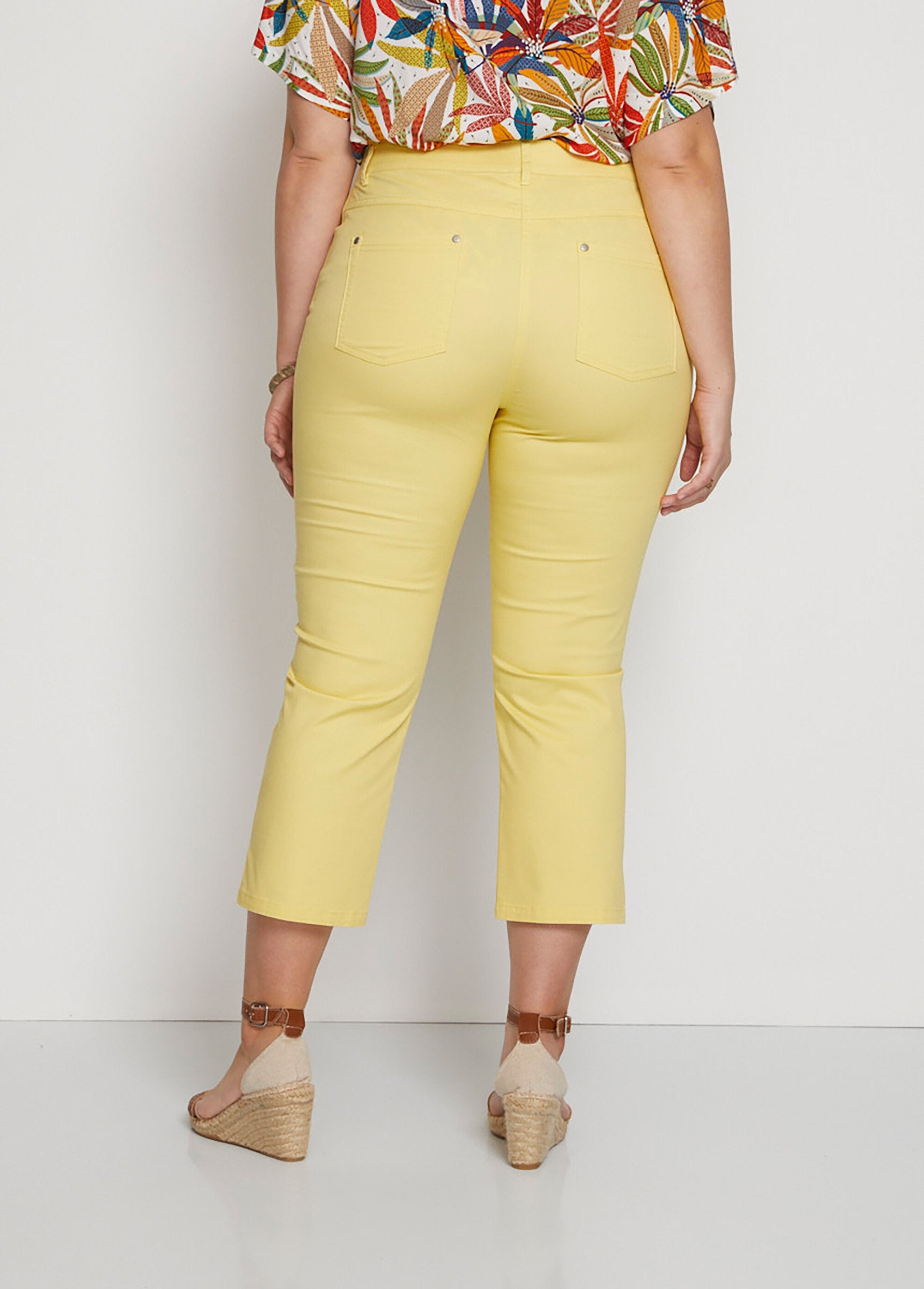 Broek_met_elastische_tailleband_5_zakken_Jaune_DO1_curvy