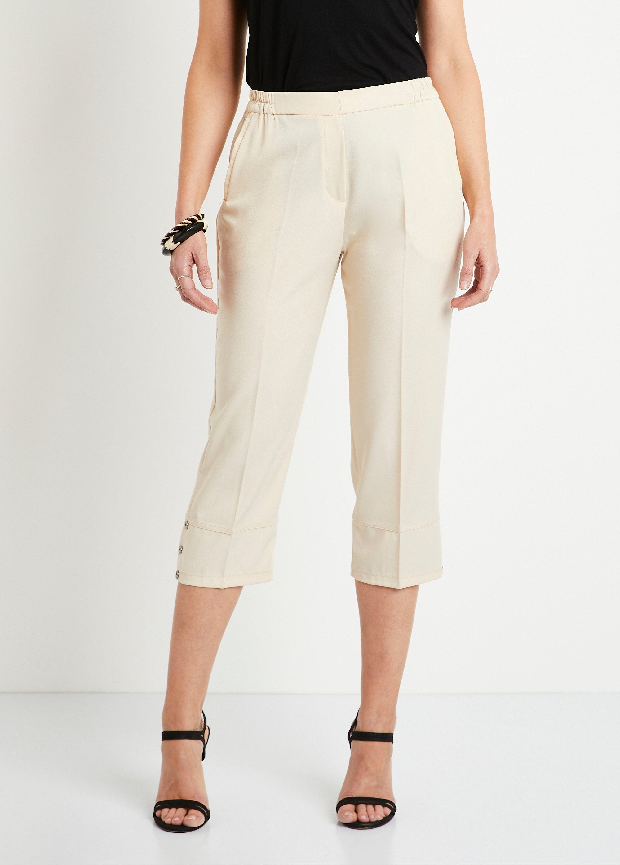 Rechte_broek_met_semi-elastische_tailleband_Zand_FA1_slim