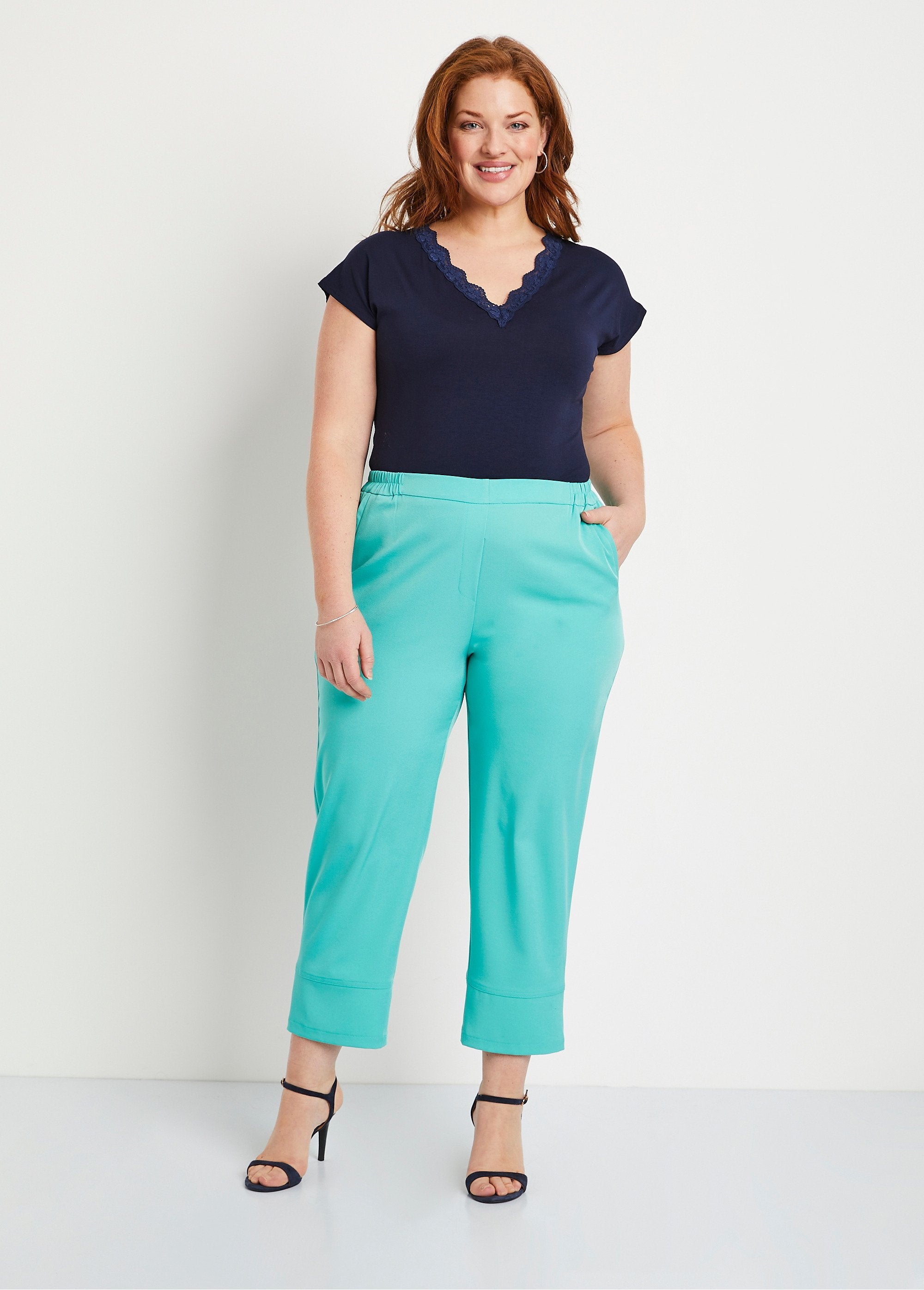 Calça_cropped_reta_com_cintura_semi_elástica_VERDE_SF1_curvy