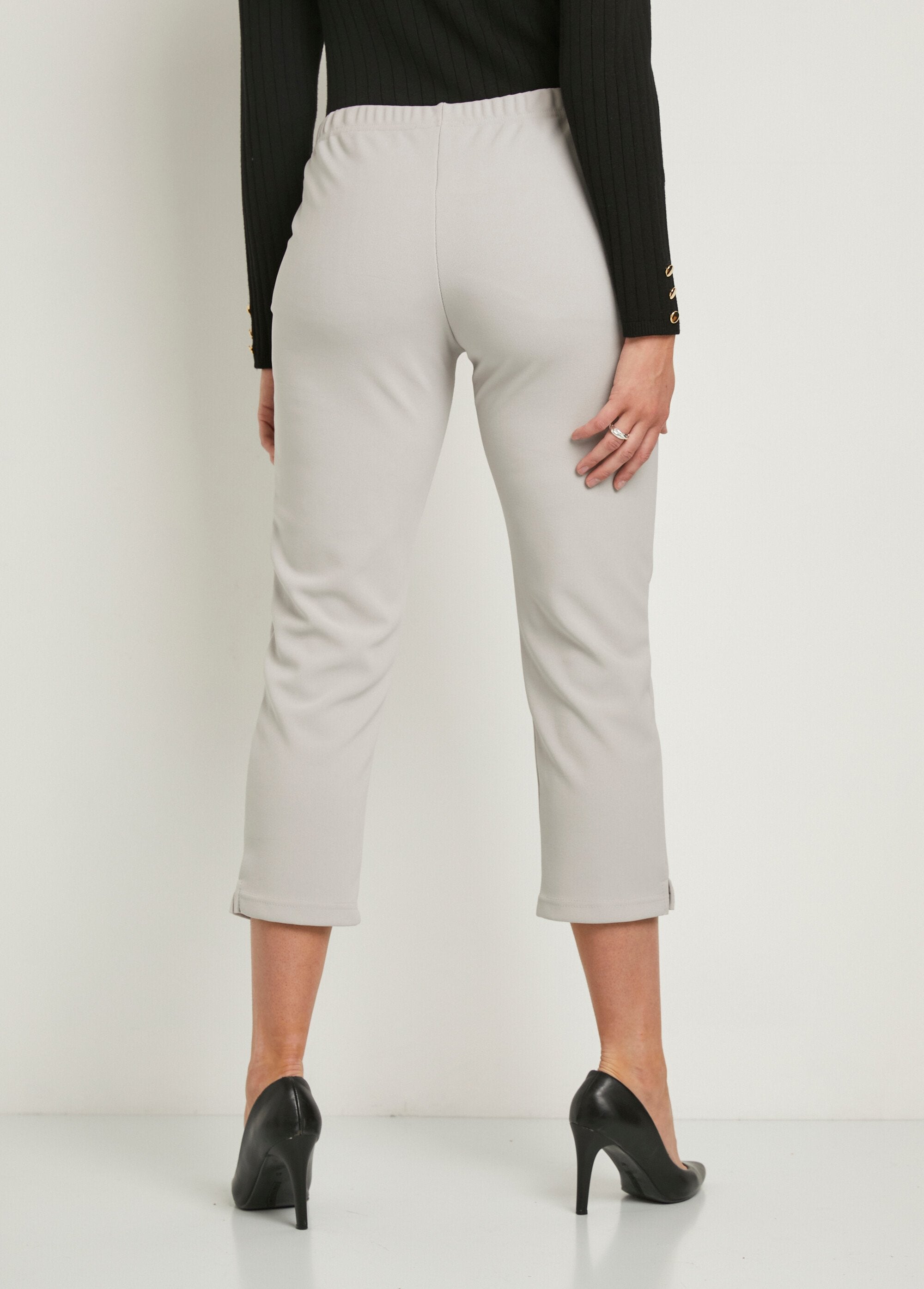 Geribde_broek_met_elastische_tailleband_Lichtgrijs_DO1_slim