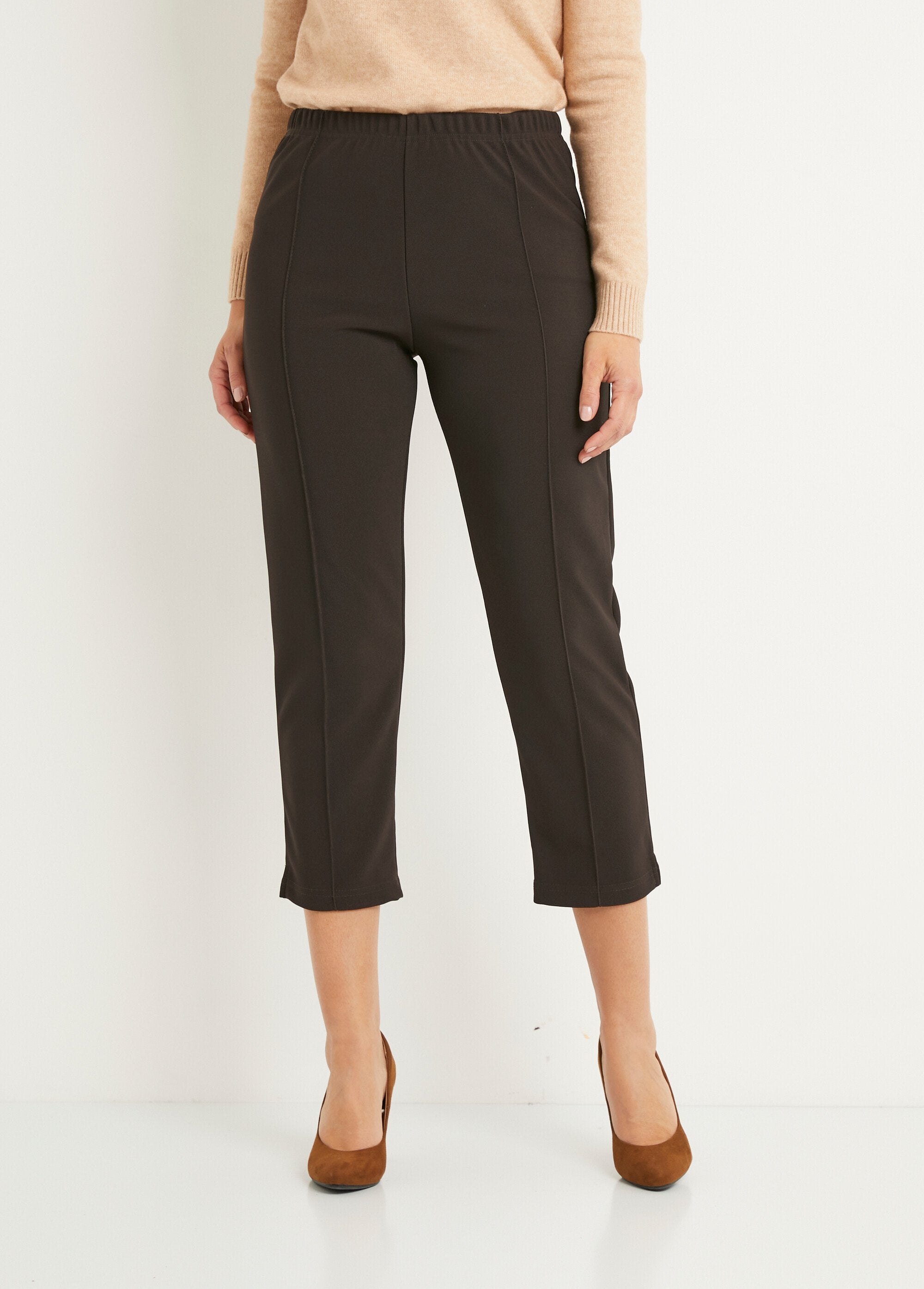 Ribbed_elasticated_waist_cropped_pants_Brown_FA1_slim