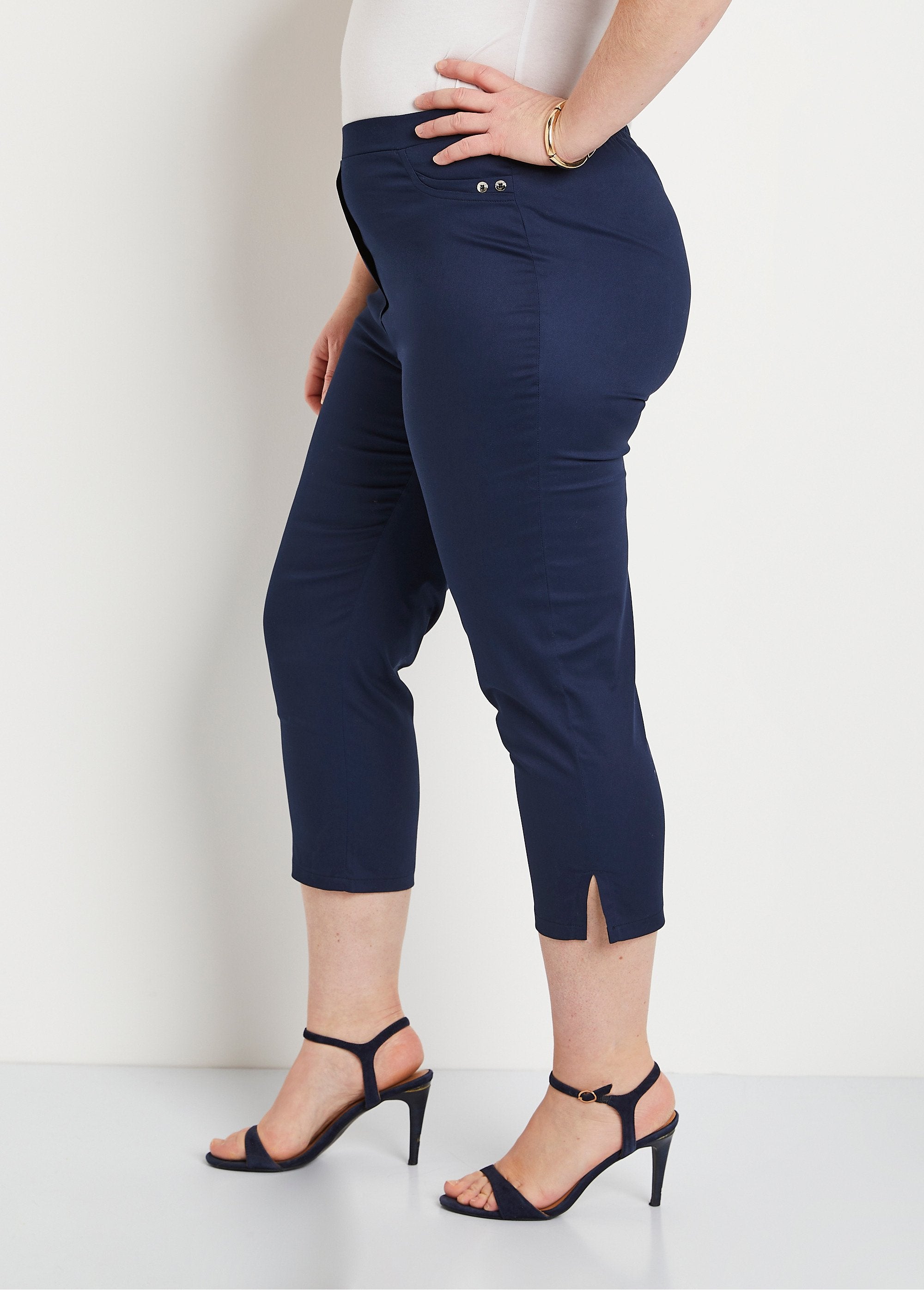 Calça_cropped_de_cetim_com_cintura_semi-elástica_Marinho_DR1_curvy