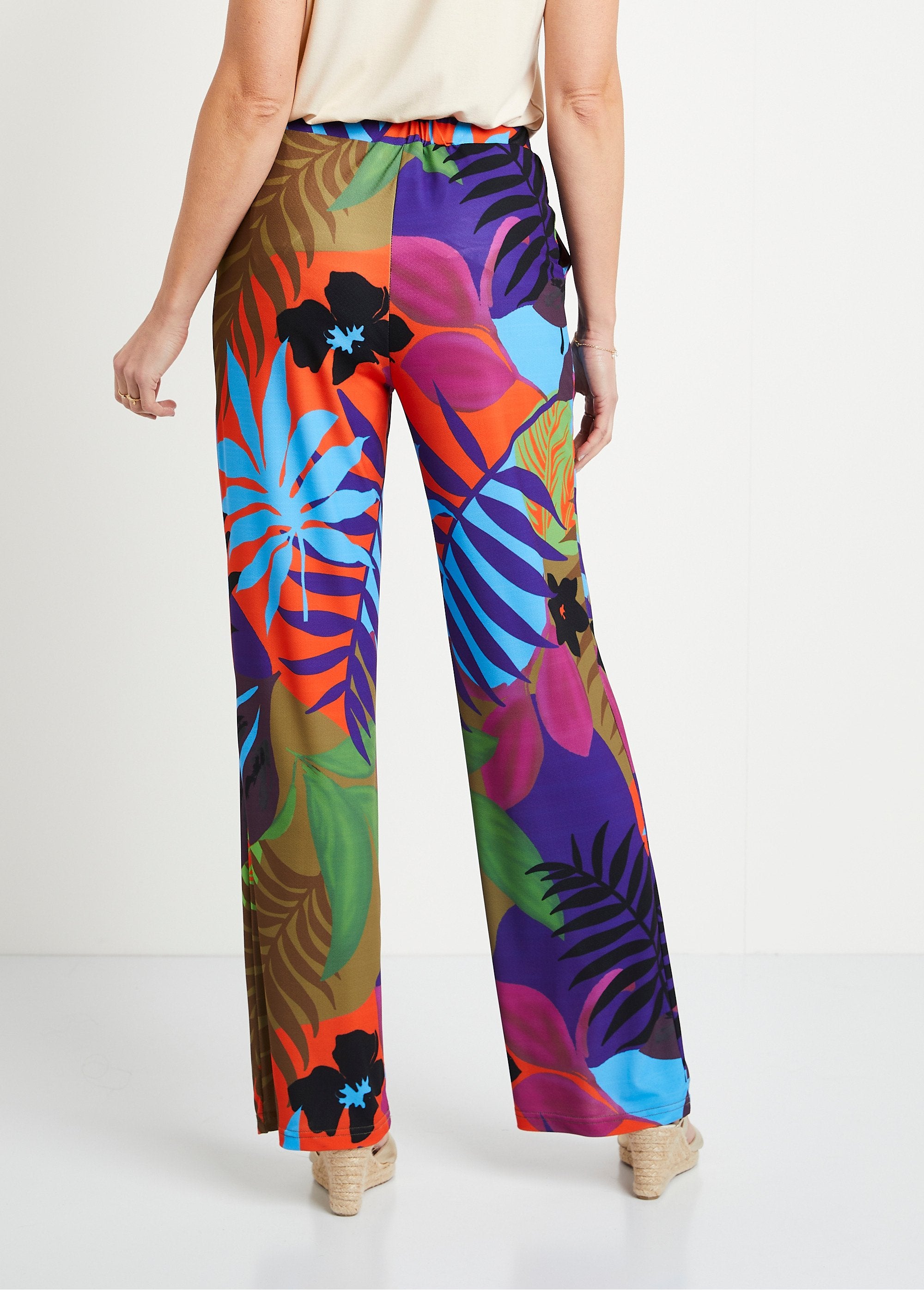 Calça_com_cintura_elástica_estampada_solta_Multicolorido_DO1_slim