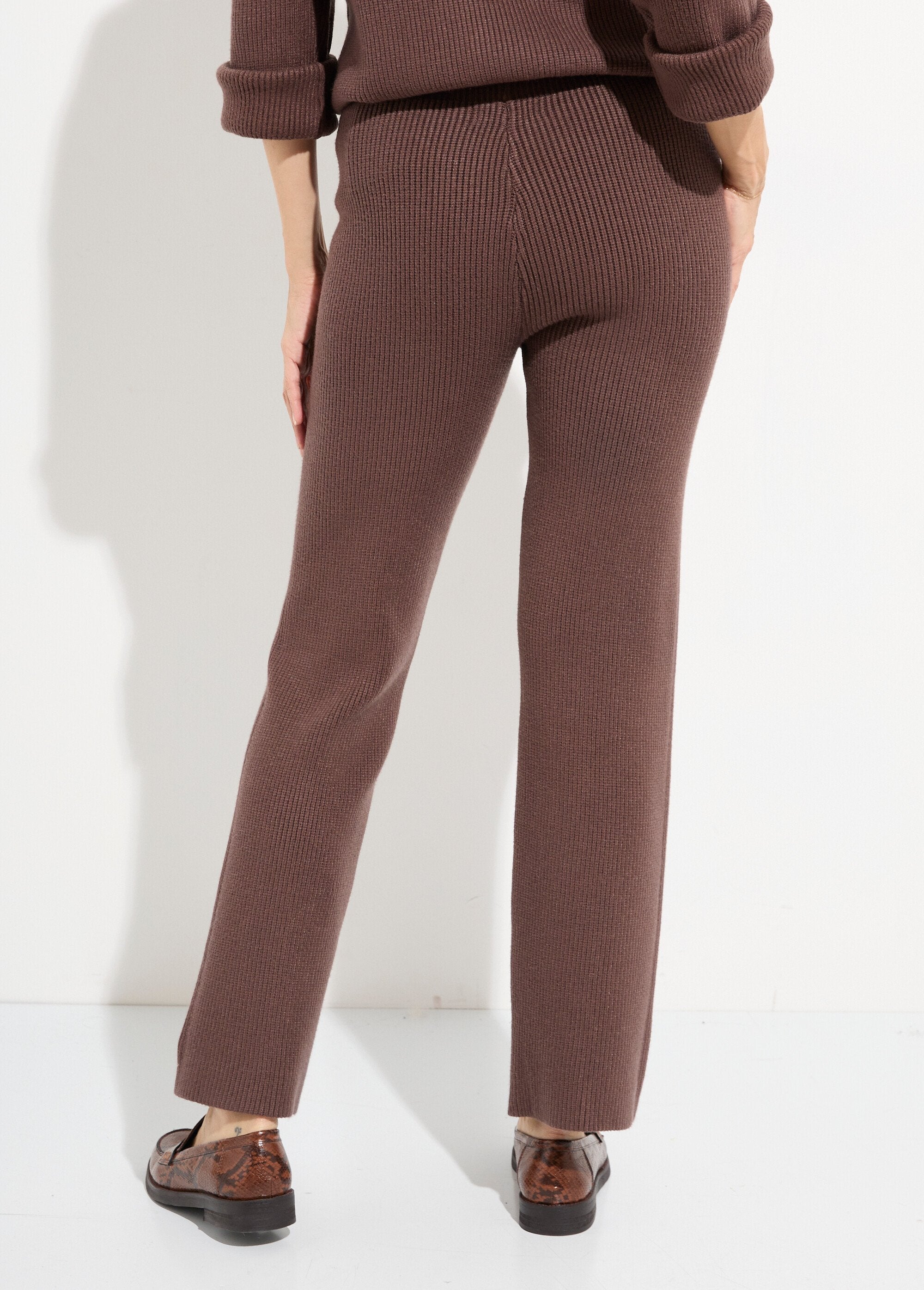 Pantalon_confort_en_maille_cotelée_Chocolat_DO1_slim