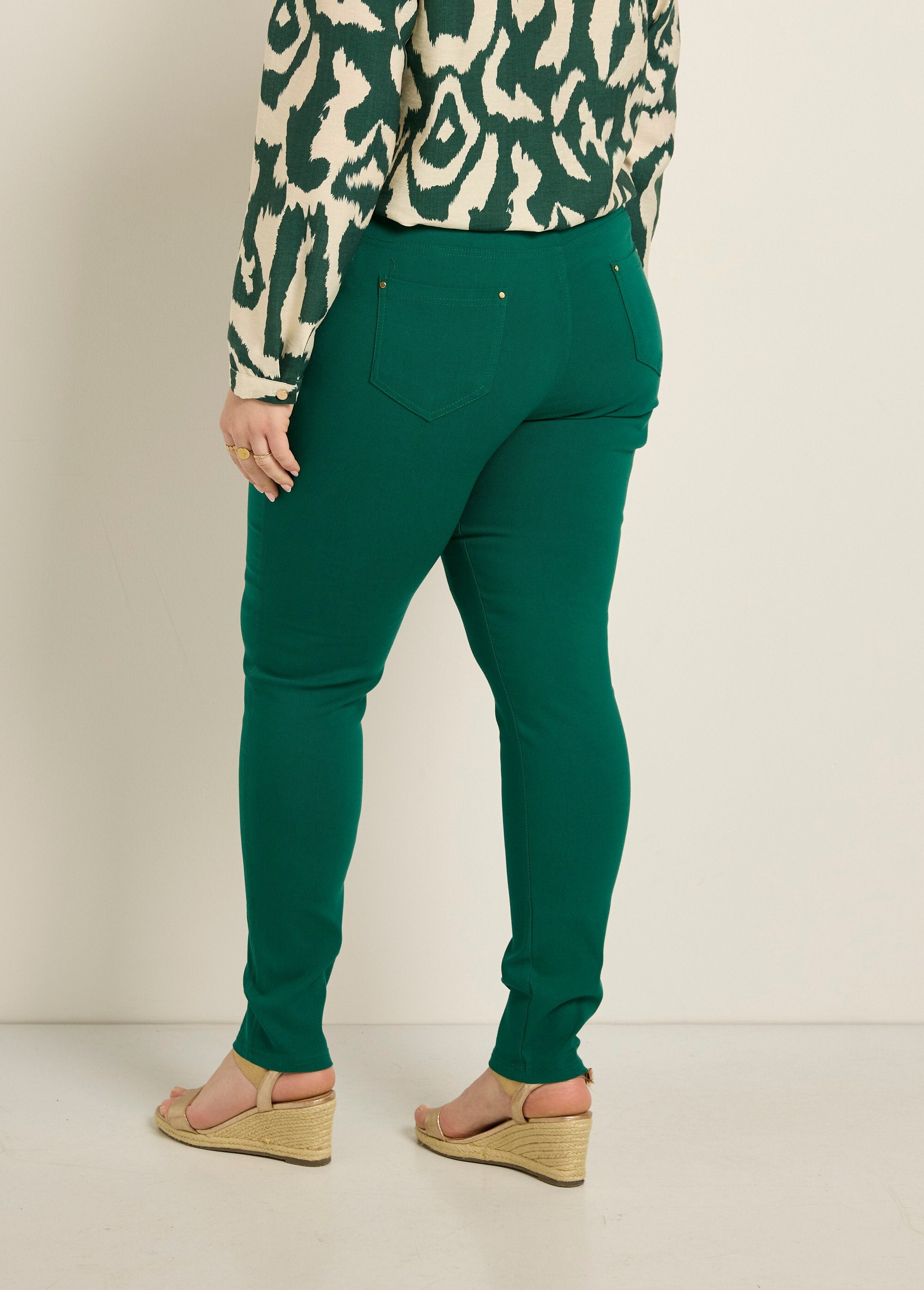 Pantalon_extensible_taille_élastiquée_Vert_DO1_curvy