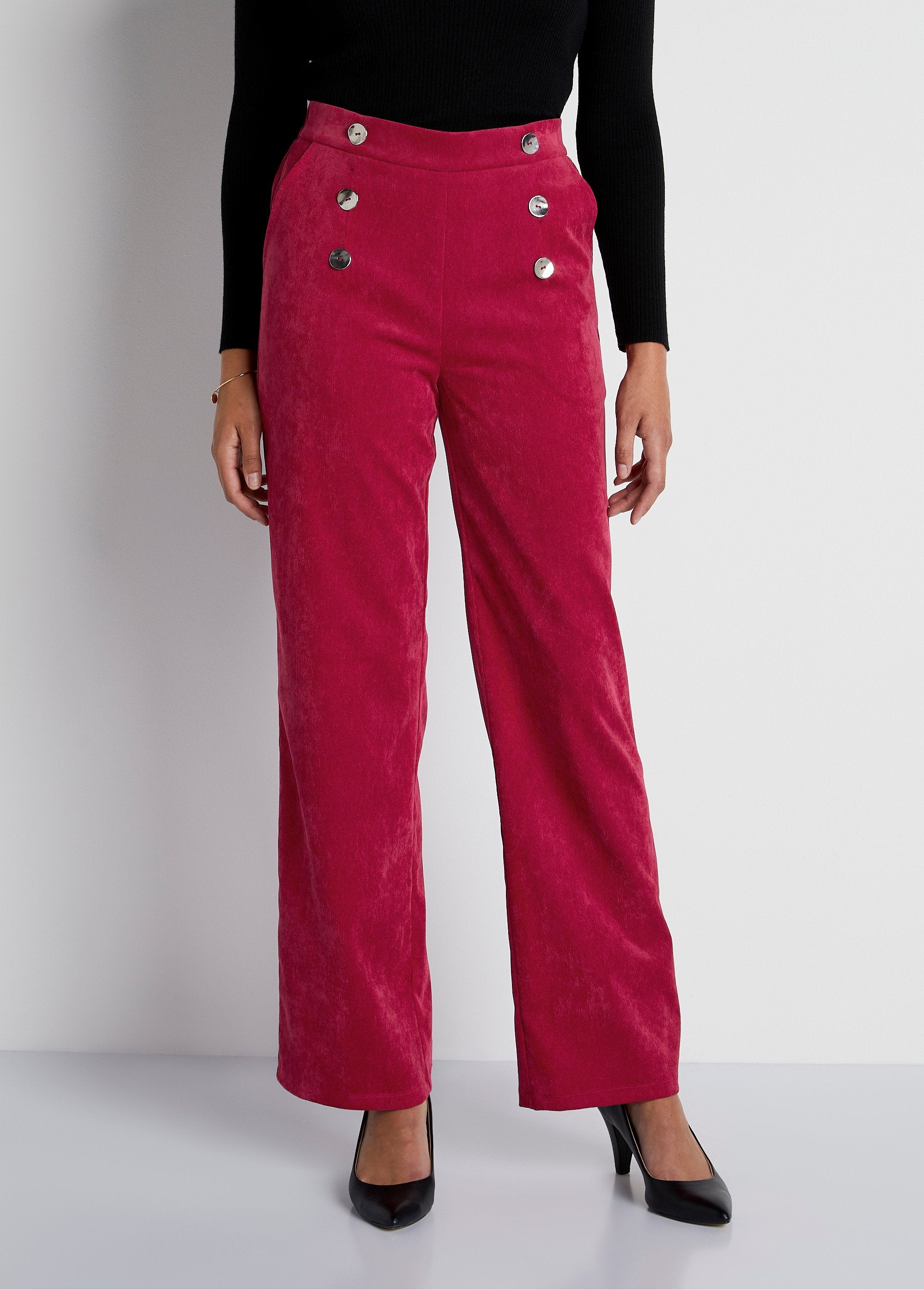 Broek_met_wijde_pijpen_van_milleraies_fluweel_met_brugeffect_ROOD_FA1_slim