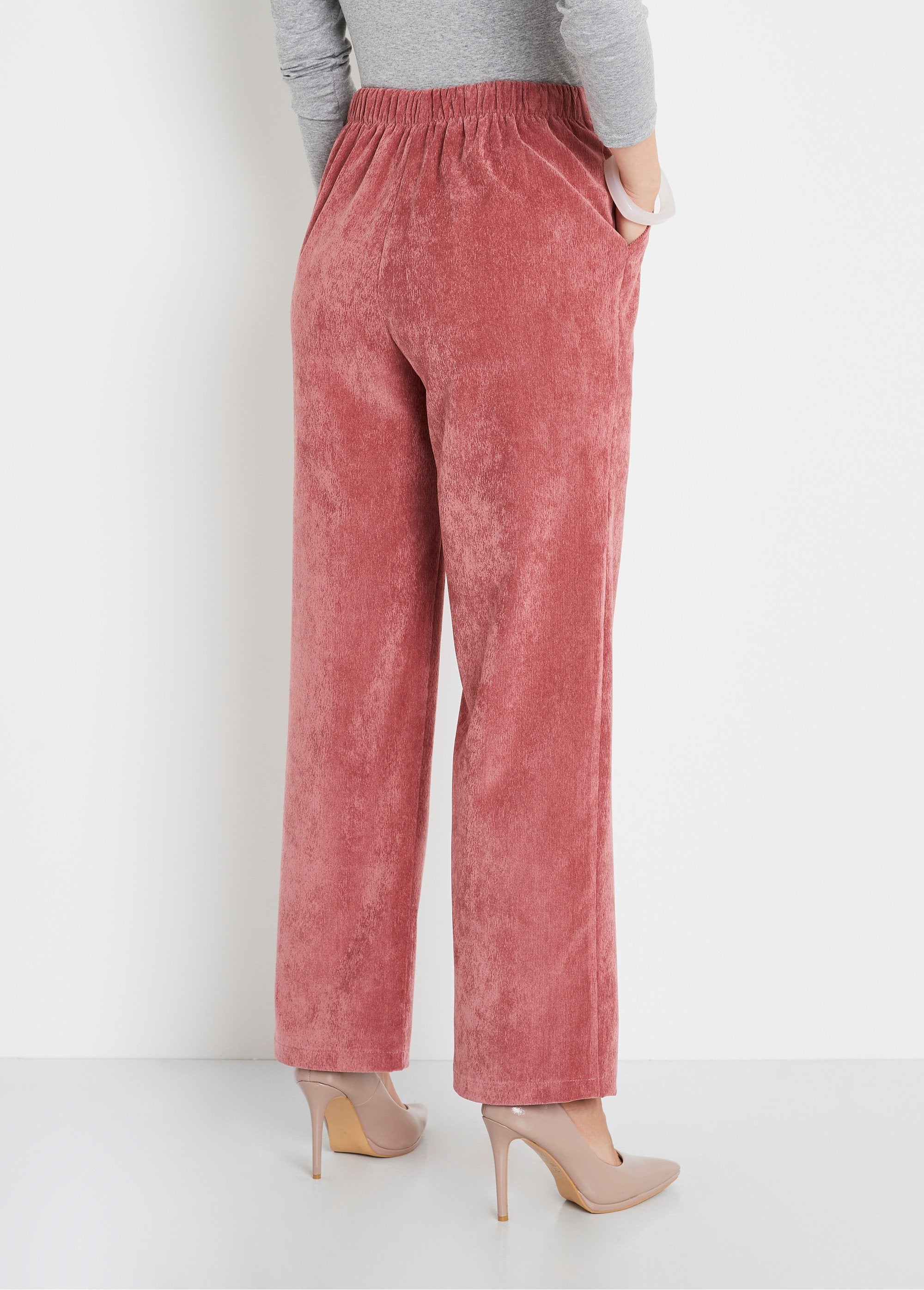 Fluwelen_broek_met_wijde_pijpen_en_brugeffect_Vieux_rose_DO1_slim