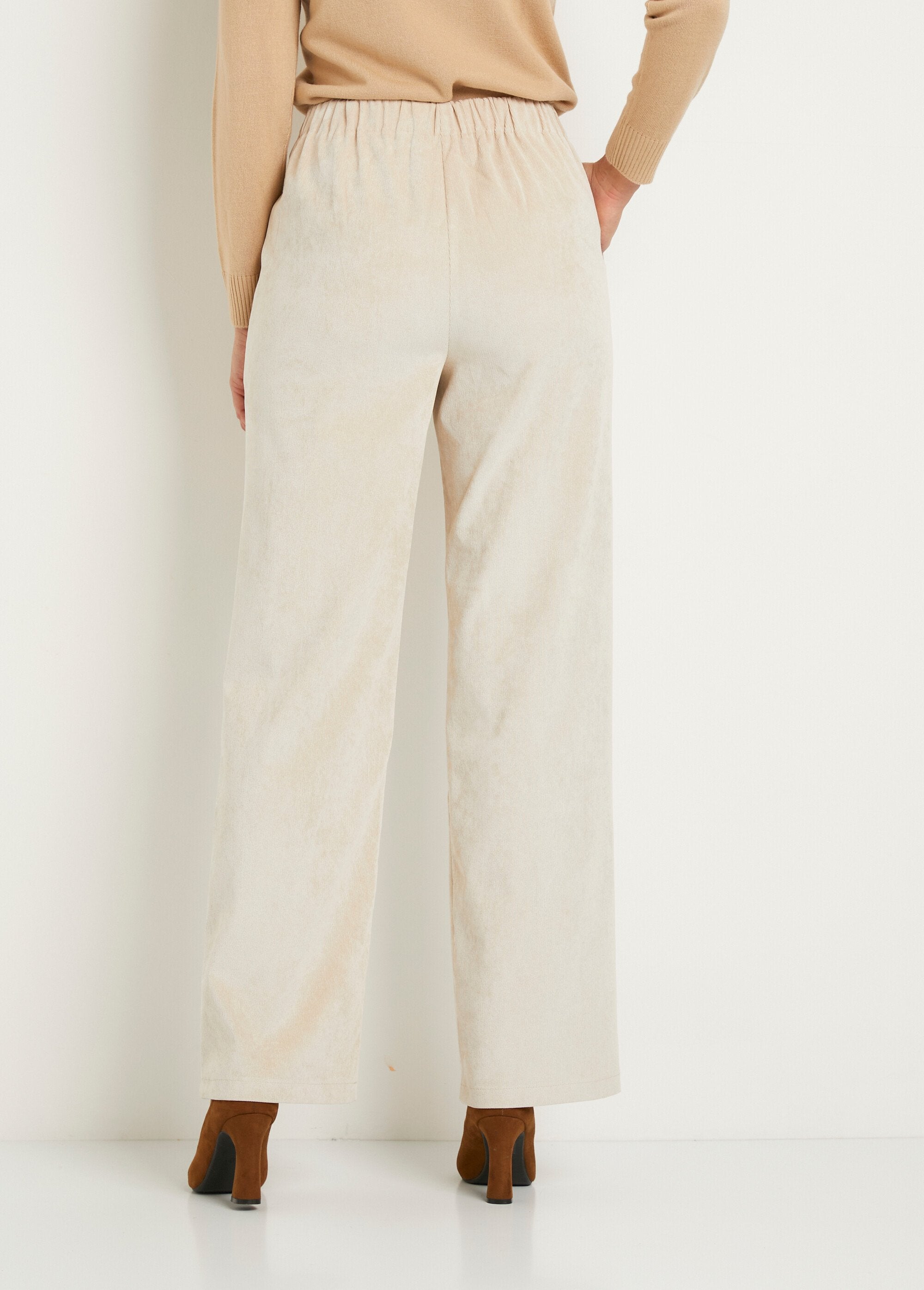 Pantalon_large_velours_milleraies_effet_pont_Beige_DO1_slim