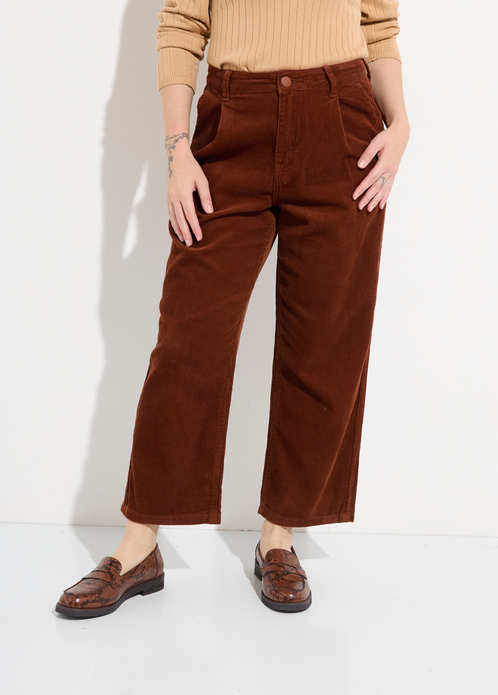 Pantalon_large_velours,_spécial_PETITE_Marron_FA1_slim