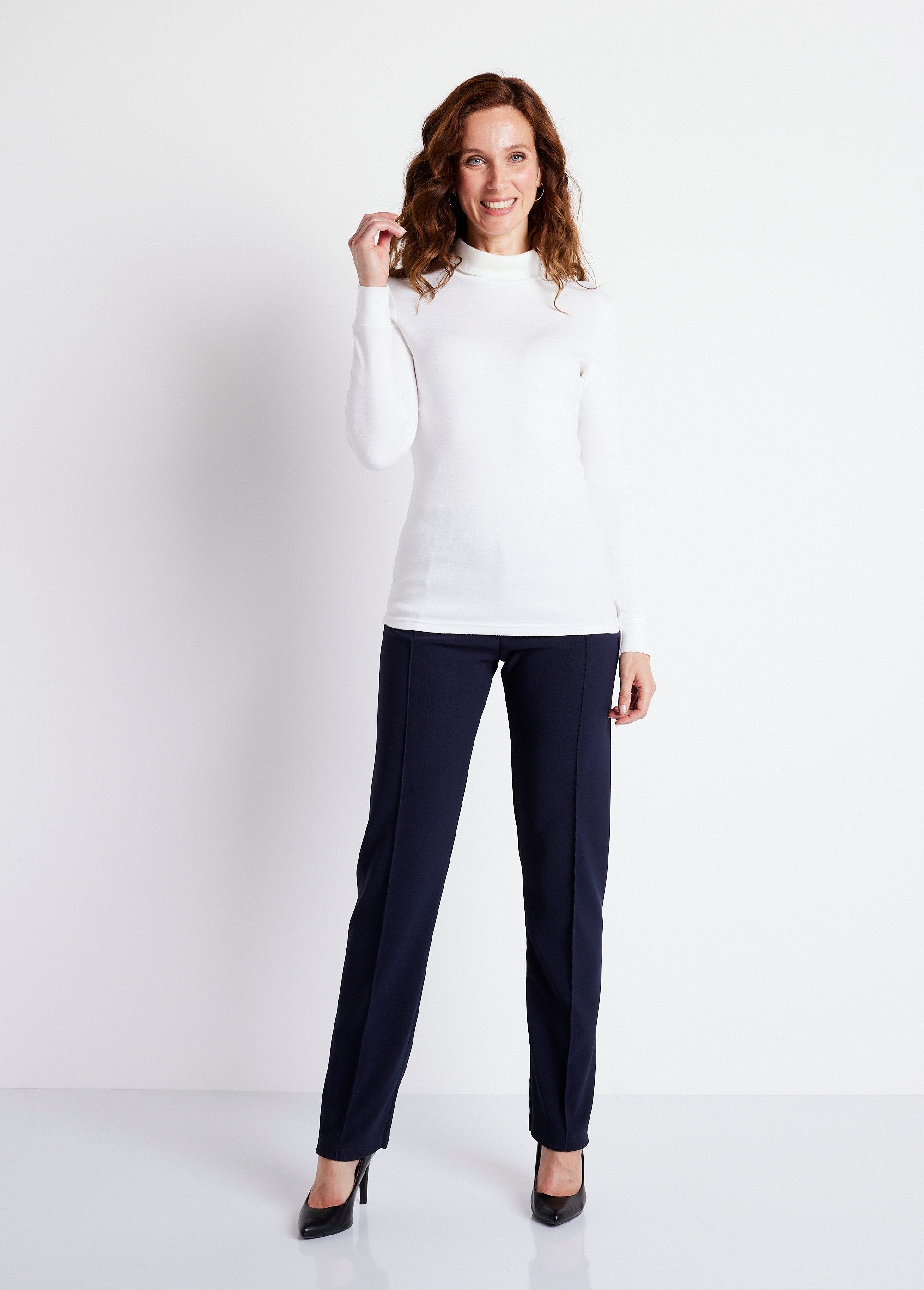 Rechte_broek_met_elastische_tailleband_in_ribgebreisel_Marien_SF1_slim