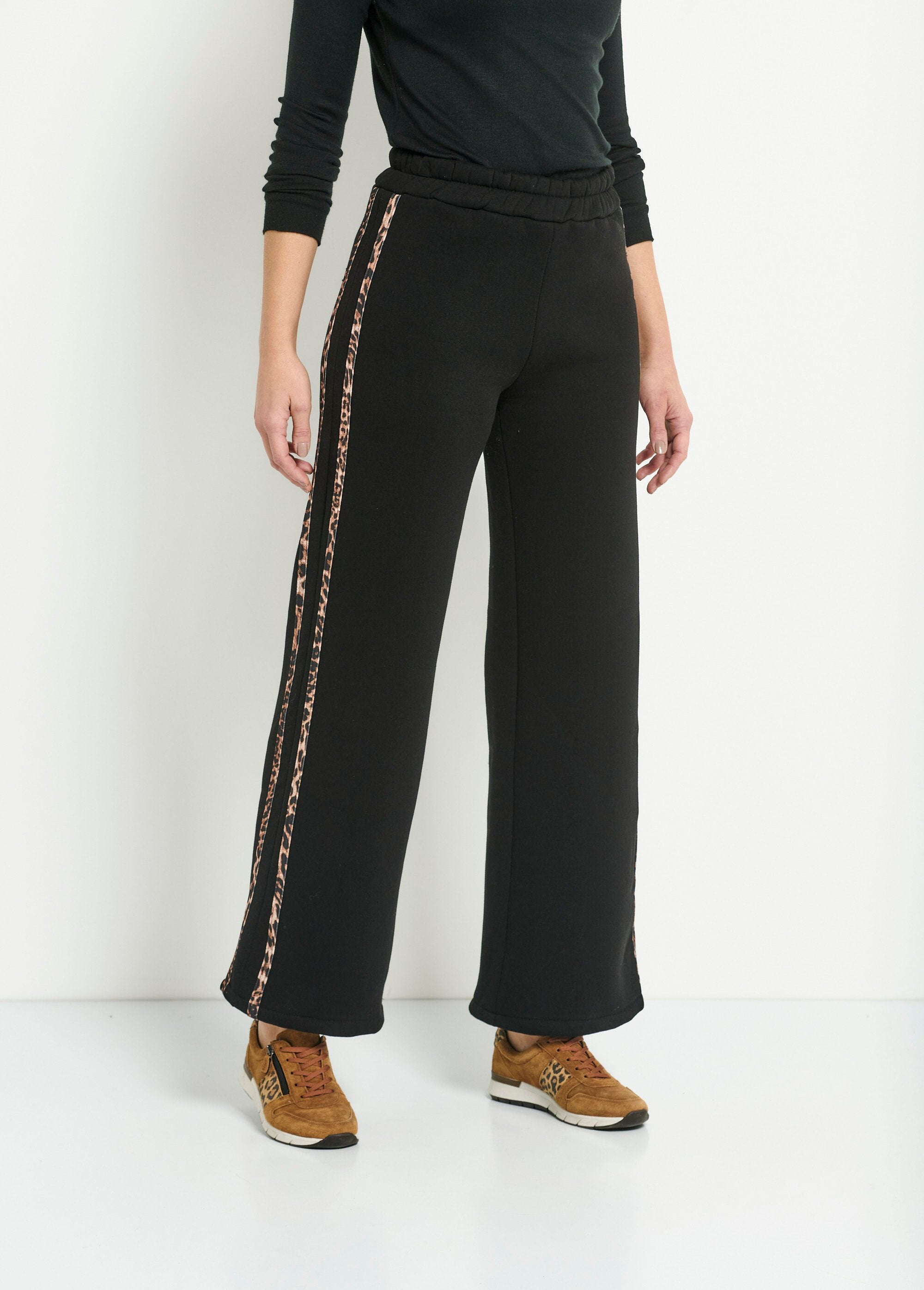 Comfort_fleece_broek_met_luipaardstreep_Noir_FA1_slim