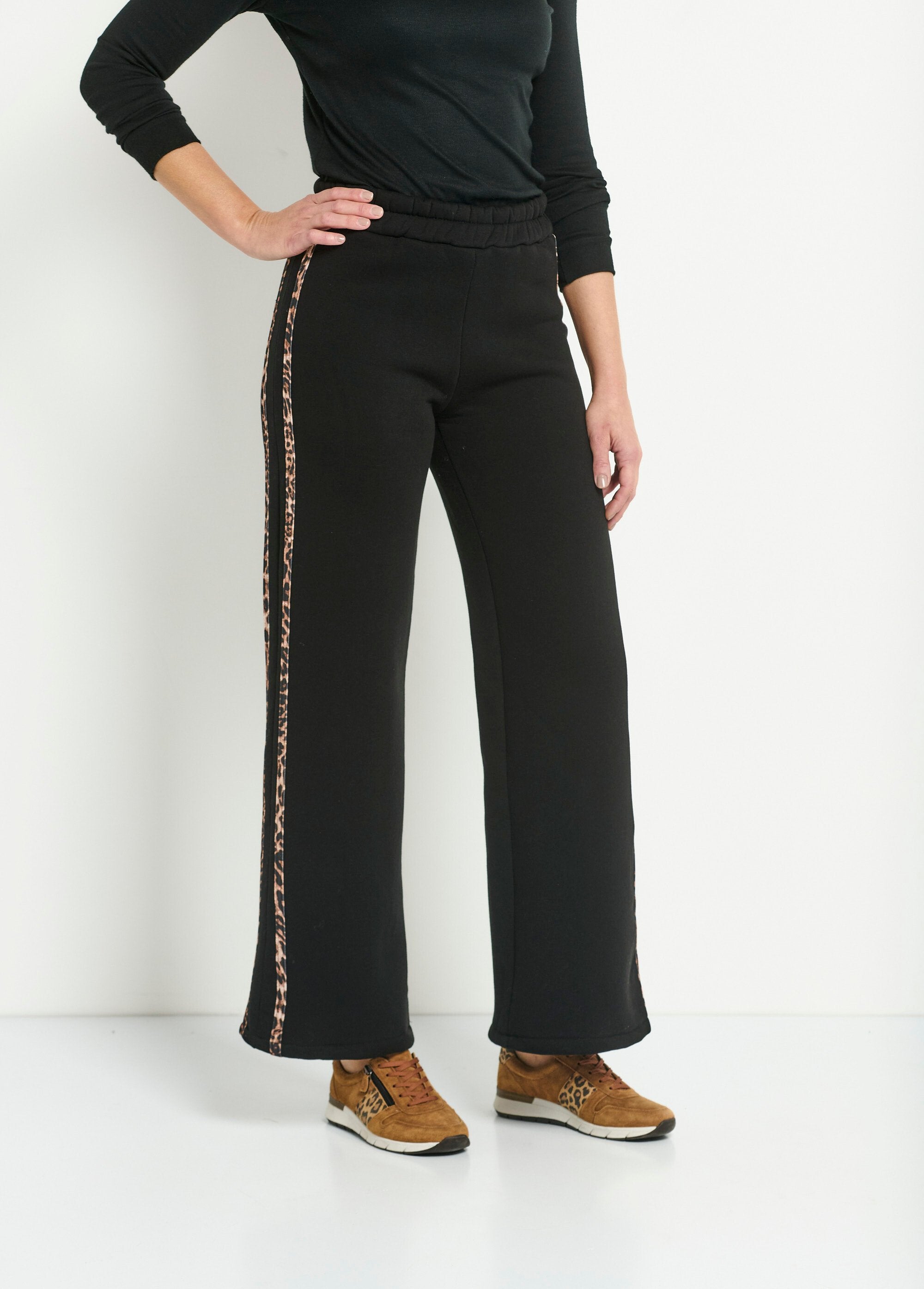 Comfort_fleece_broek_met_luipaardstreep_Noir_FA2_slim