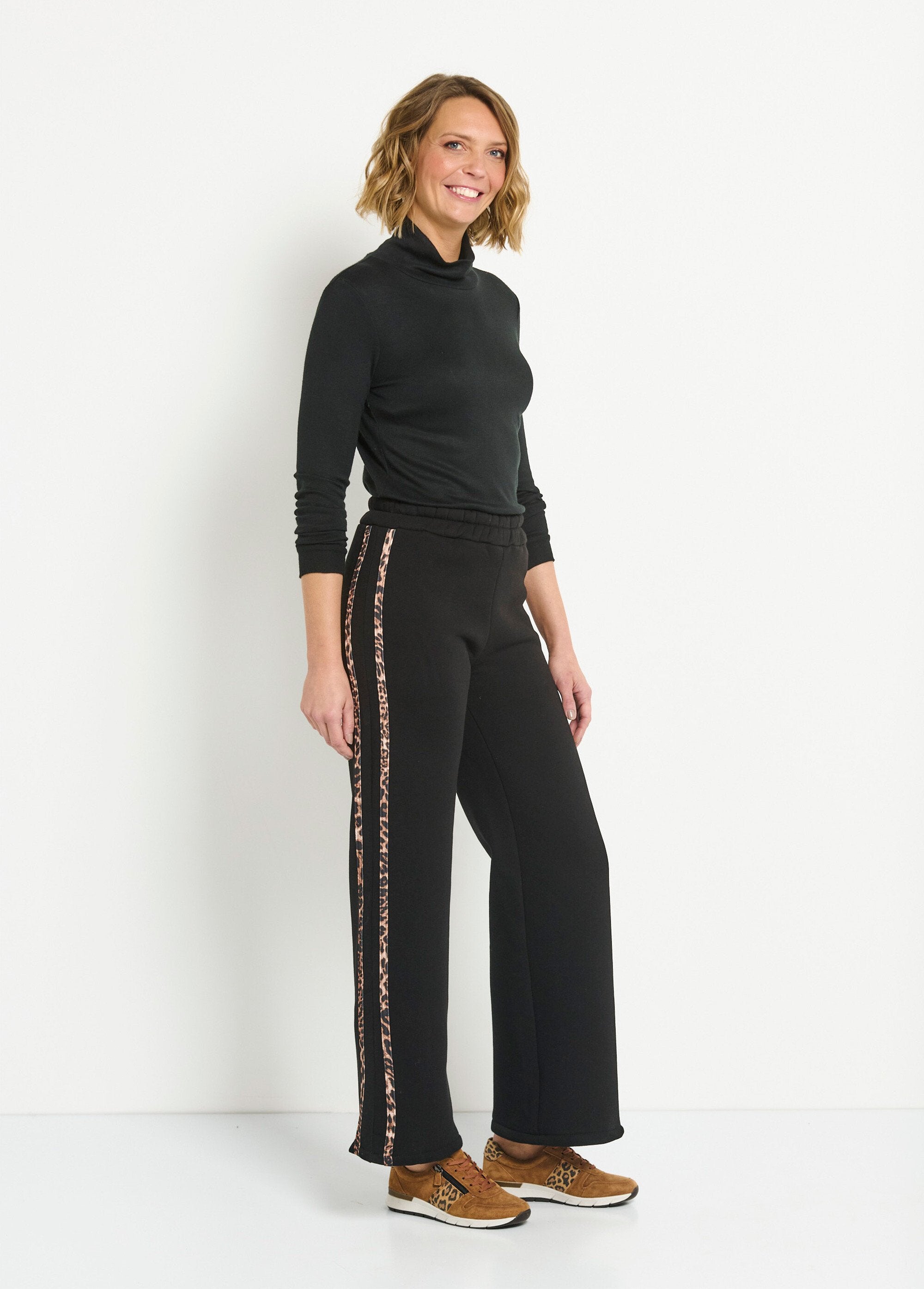 Comfort_fleece_broek_met_luipaardstreep_Noir_SF1_slim