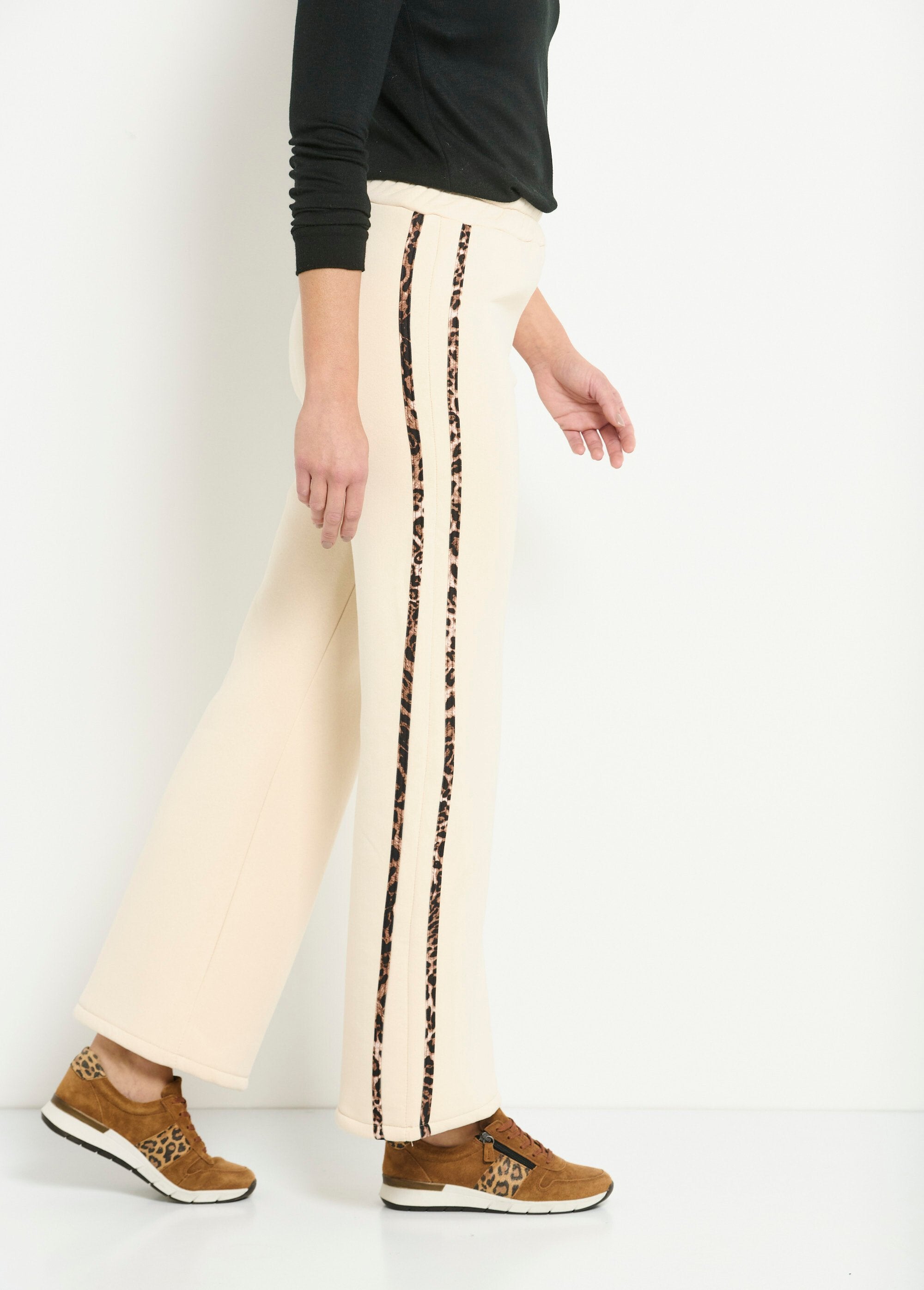 Comfort_fleece_broek_met_luipaardstreep_Beige_DR1_slim