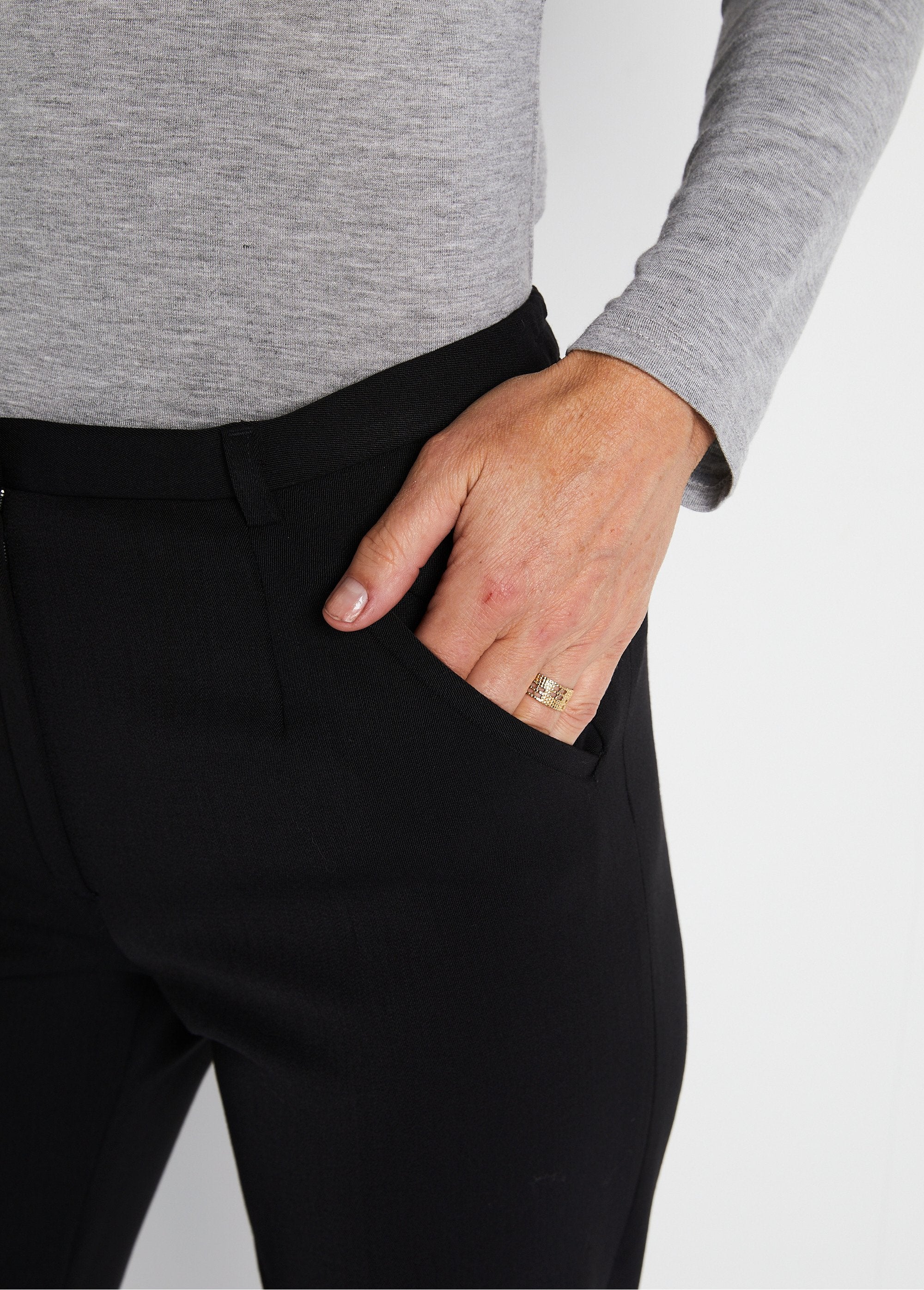 Pantalon_taille_semi-élastiquée_droit_Noir_DE1_slim