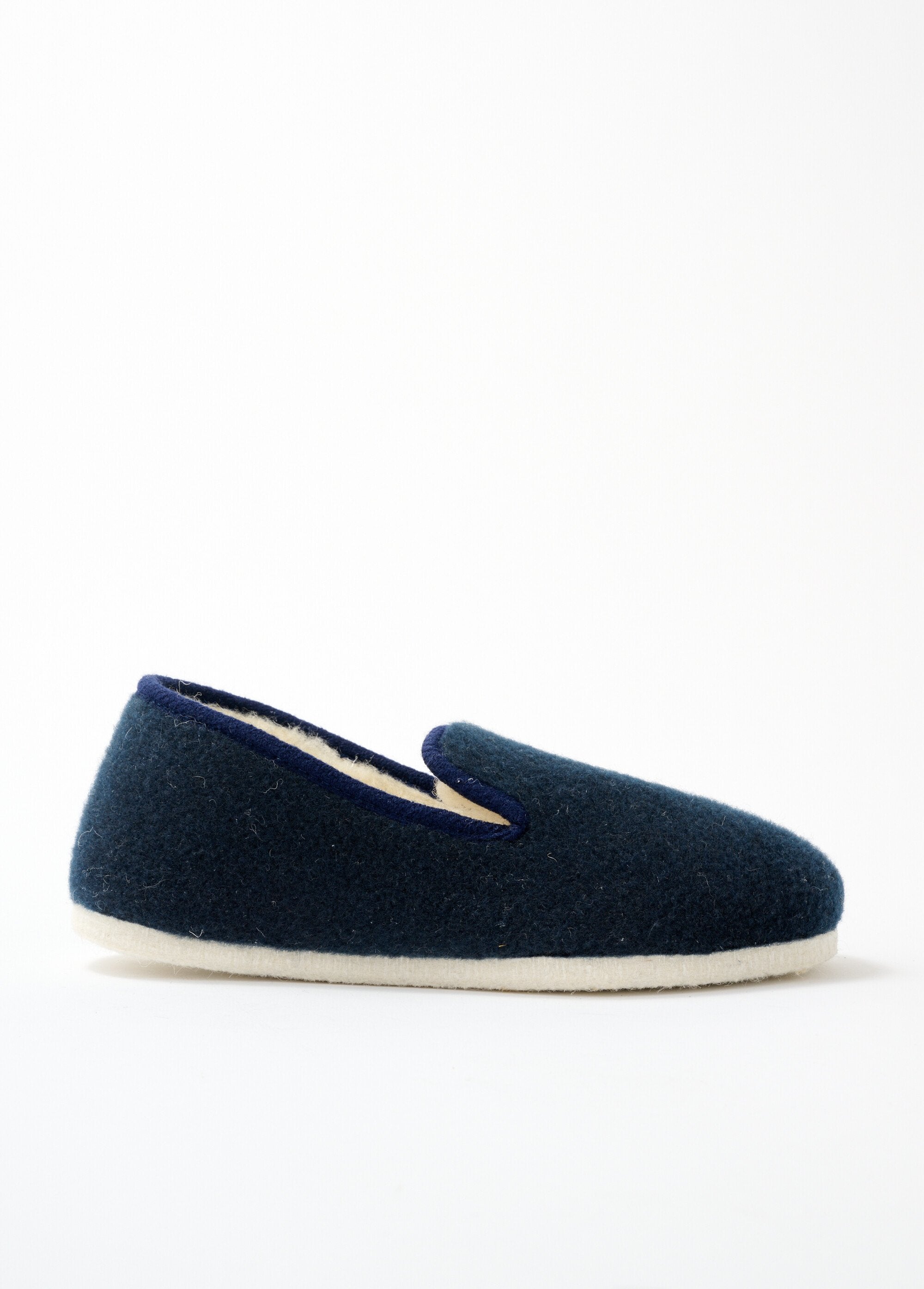 Slippers_met_gemengde_comfortbreedte_en_vilten_zool_Effen_marine_DR1_slim