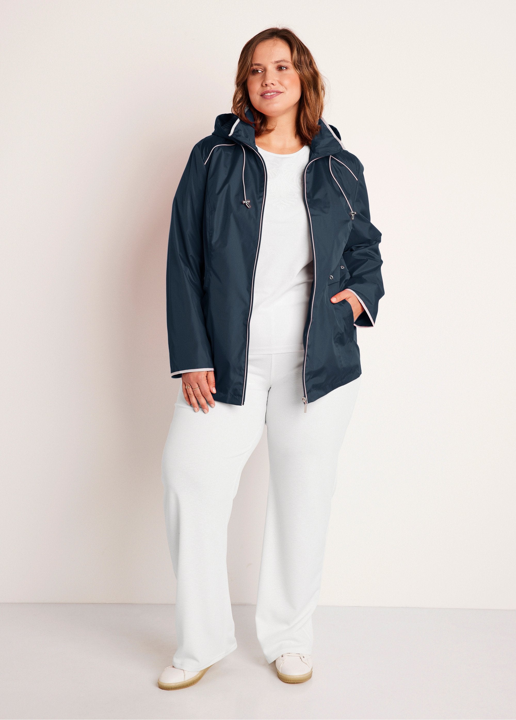 Parka_courte_zippée_Marine_SF1_curvy