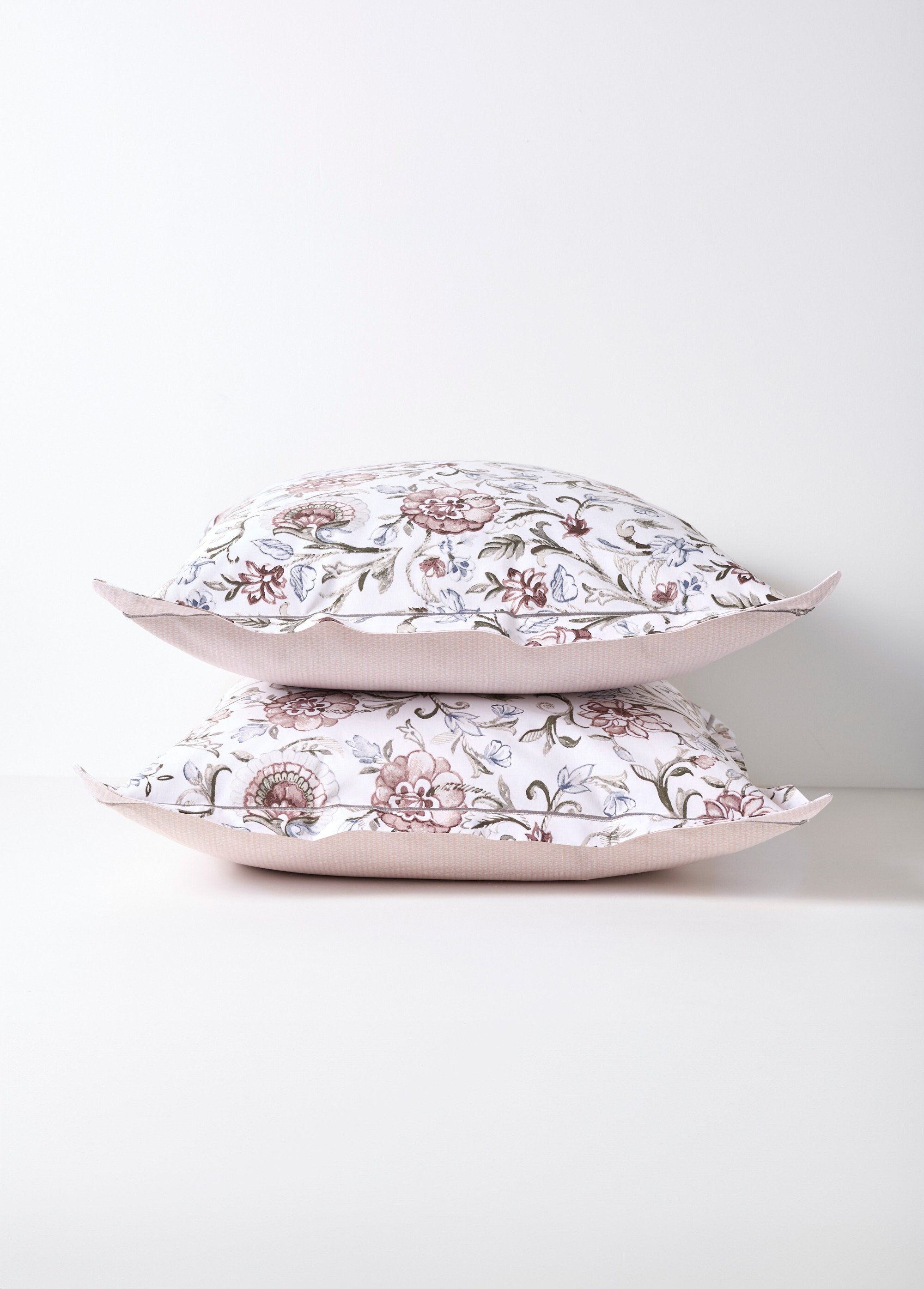 Parure_de_lit_3_pièces_avec_housse_de_couette,_camélias_Gris_DE1_slim