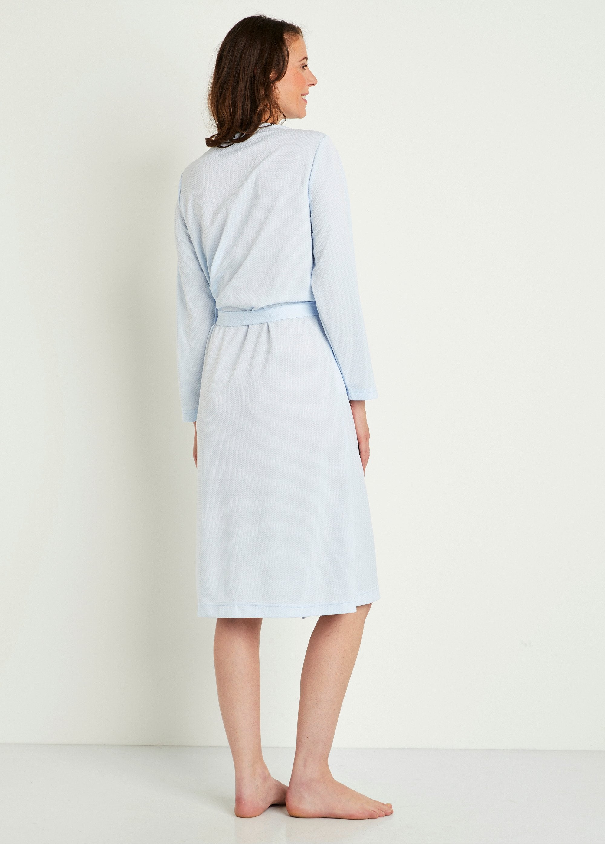 Peignoir_long_boutonné_gaufré_Bleu_ciel_DO1_slim