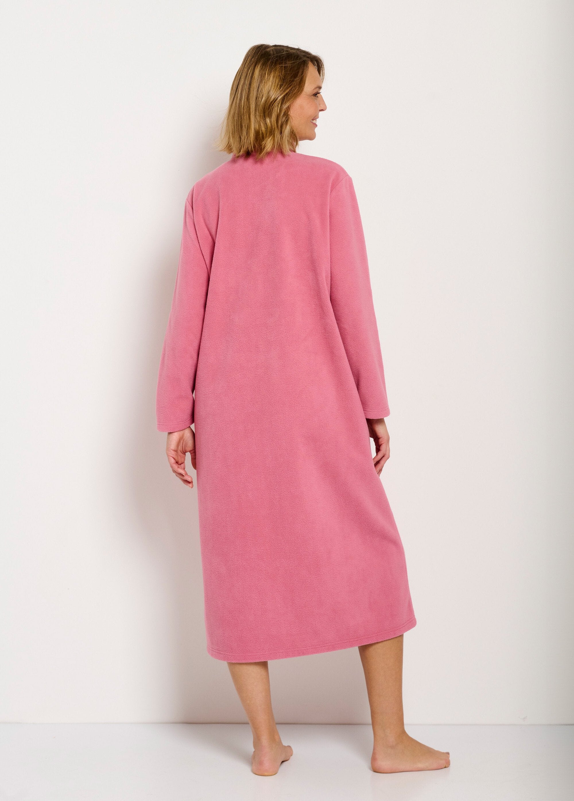 Warme_fleece_badjas_met_geborduurde_ritssluiting_Vieux_rose_DO1_slim