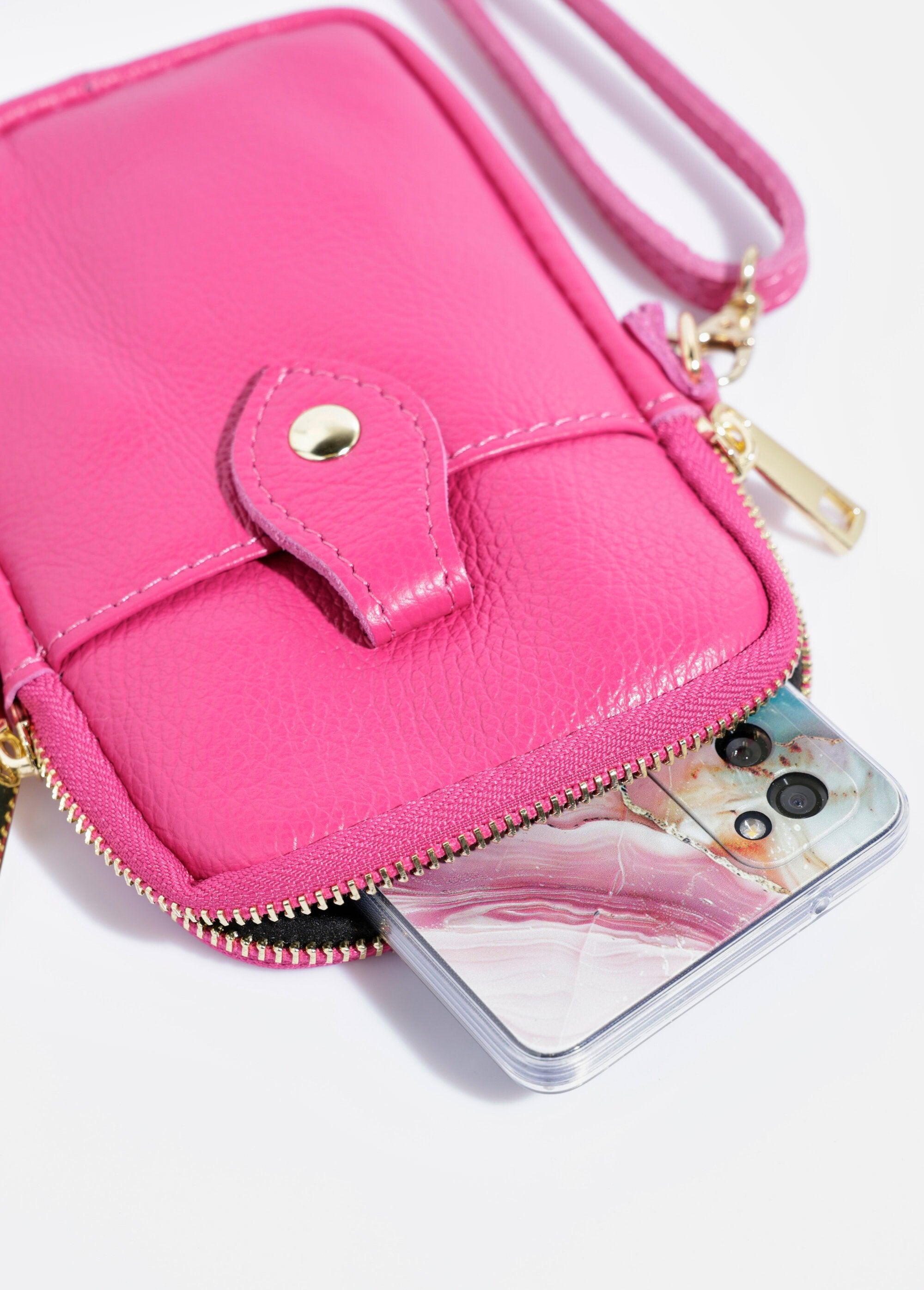 Pochette_téléphone_zippée_en_cuir_Magenta_DE1_slim