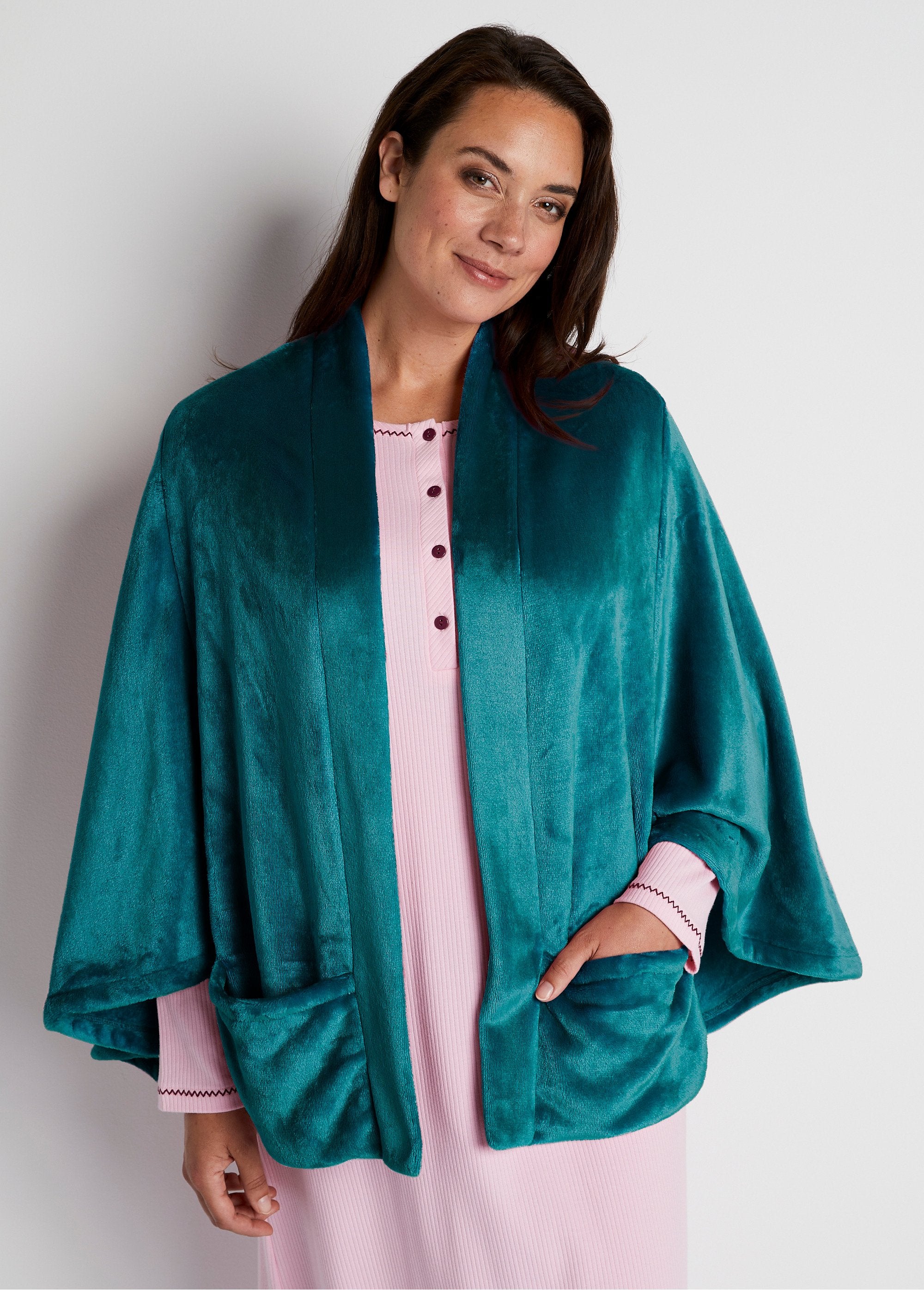 Poncho_de_malha_de_pelúcia_de_ponta_a_ponta_Pato_Azul_FA1_curvy