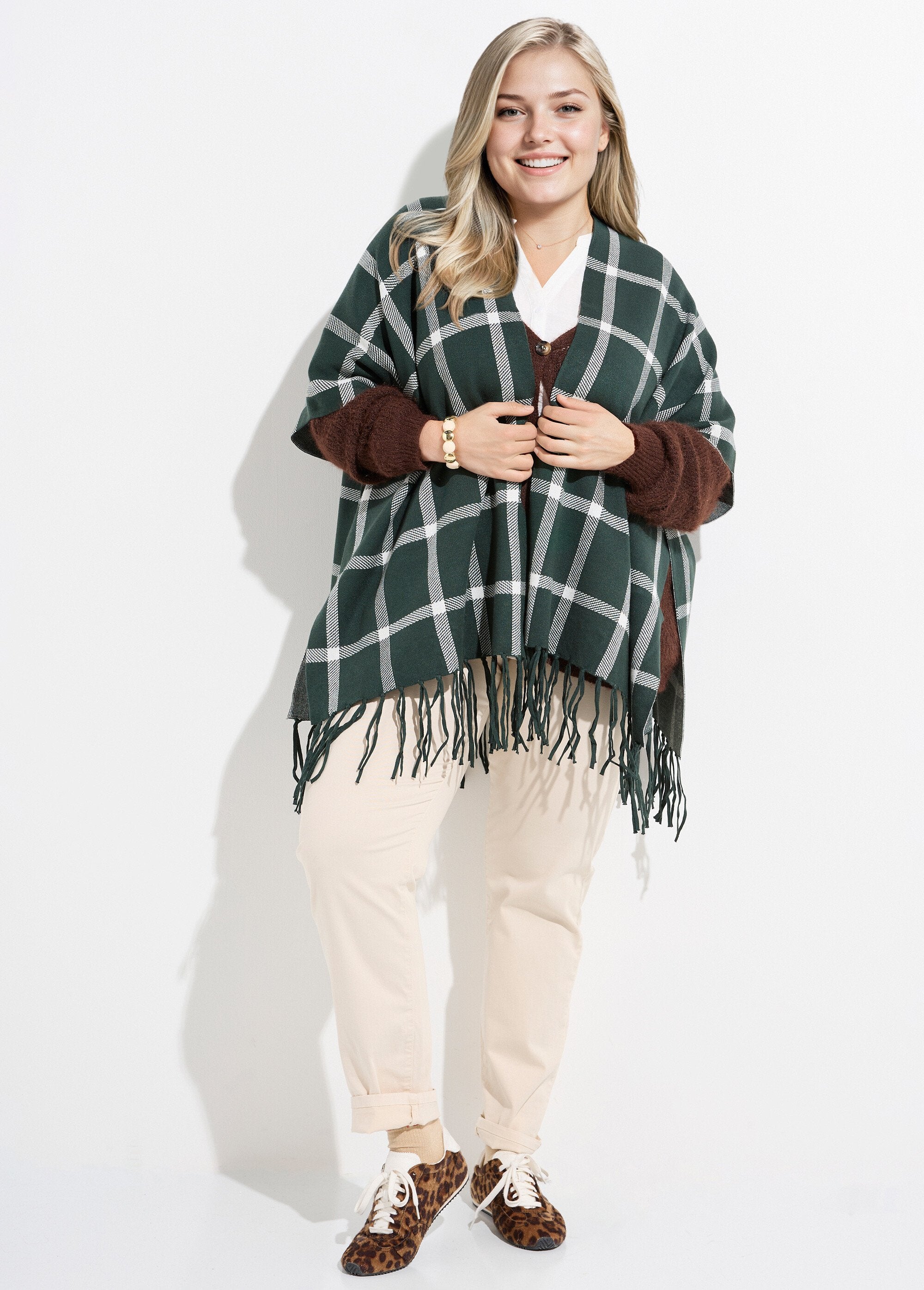 Poncho_cape_en_maille,_motif_carreaux_Carreaux_vert_SF1_curvy