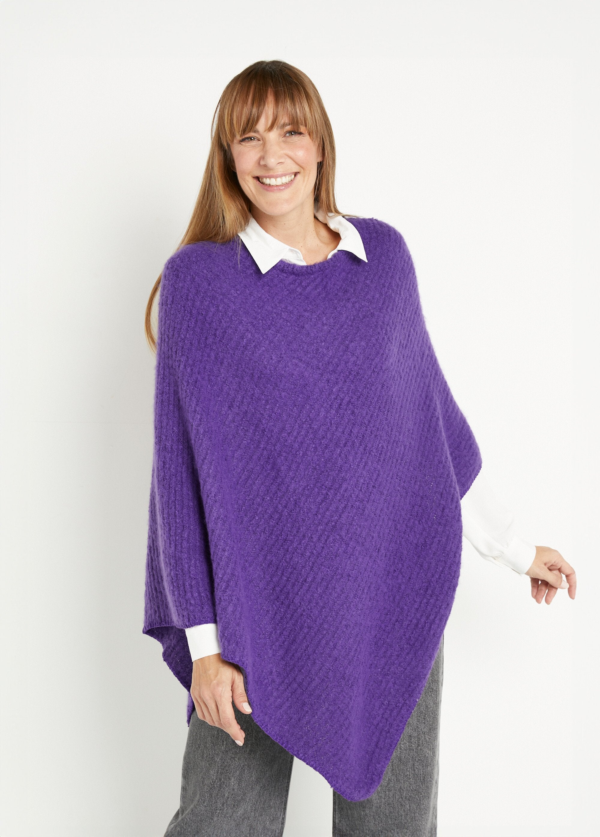 Warme_gebreide_poncho_van_schuimrubber_Violet_FA1_slim