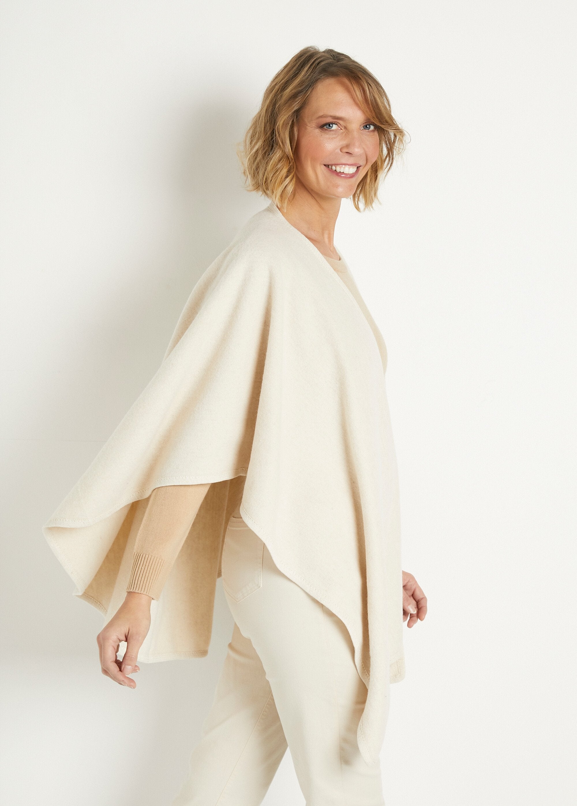 Poncho_en_tissu_chaud_biais_ton_sur_ton_Beige_DR1_slim