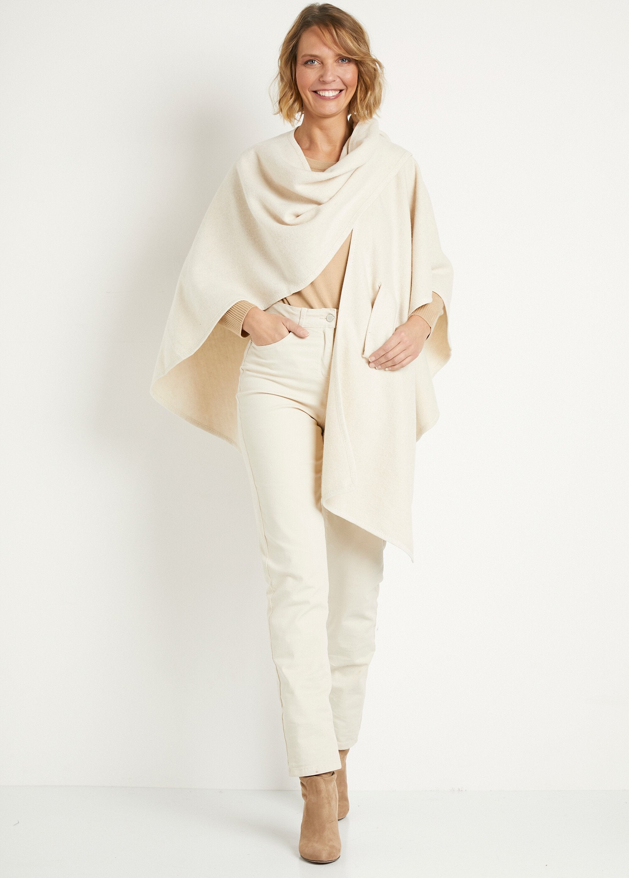 Poncho_van_warme_ton-sur-ton_biais-stof_Beige_SF1_slim