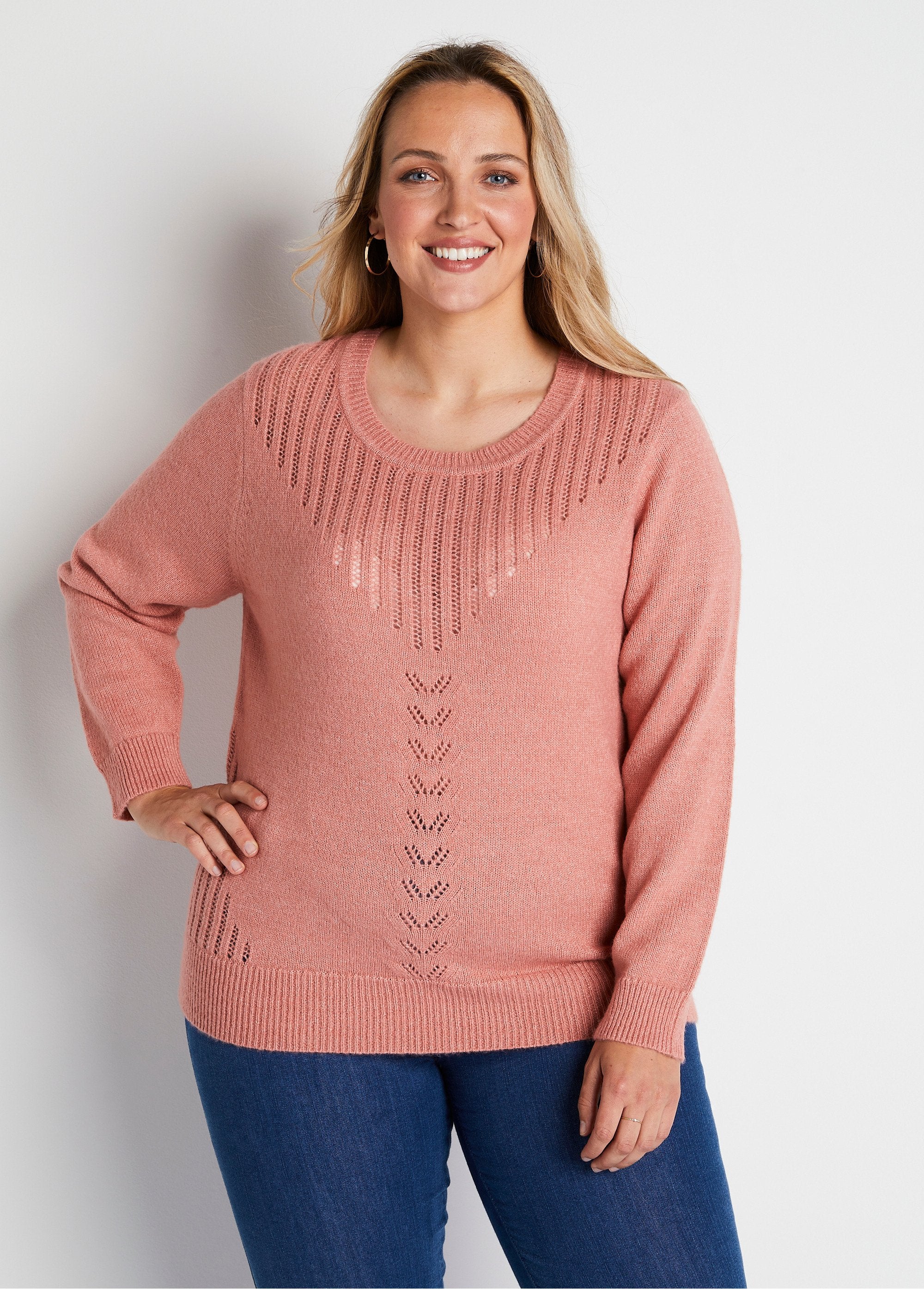 Pull_ajouré_avec_fibres_recyclées_et_laine_Rose_FA1_curvy