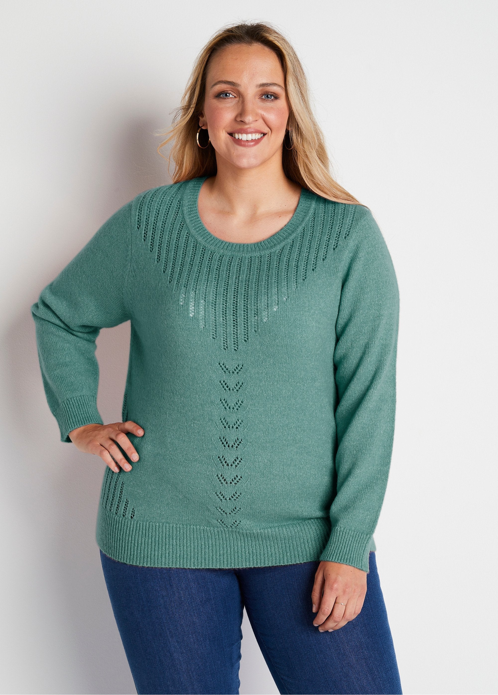 Pull_ajouré_avec_fibres_recyclées_et_laine_Aqua_FA1_curvy