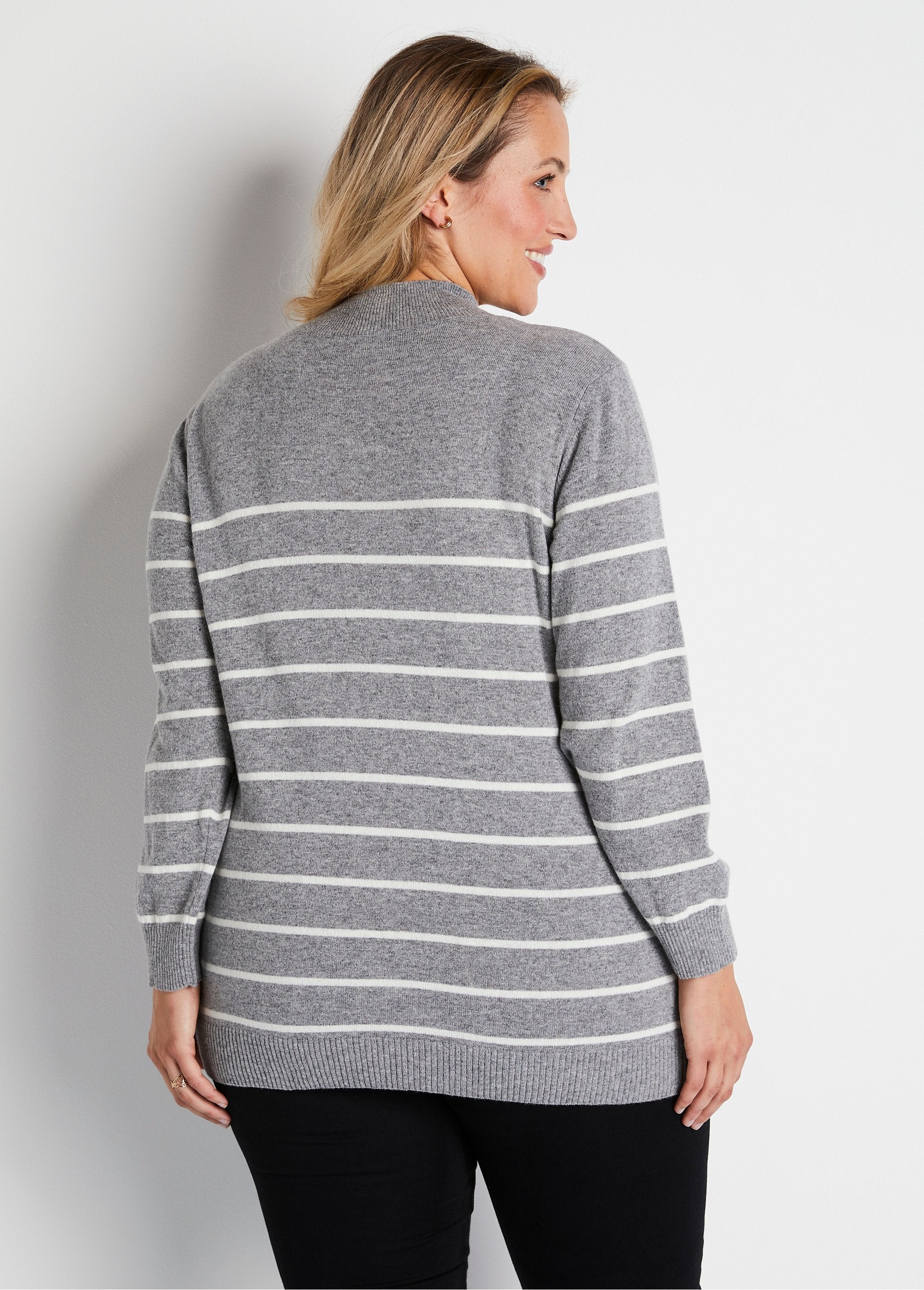 Pull_avec_fibres_recyclées,_laine_et_cachemire_Raye_ecru_DO1_curvy