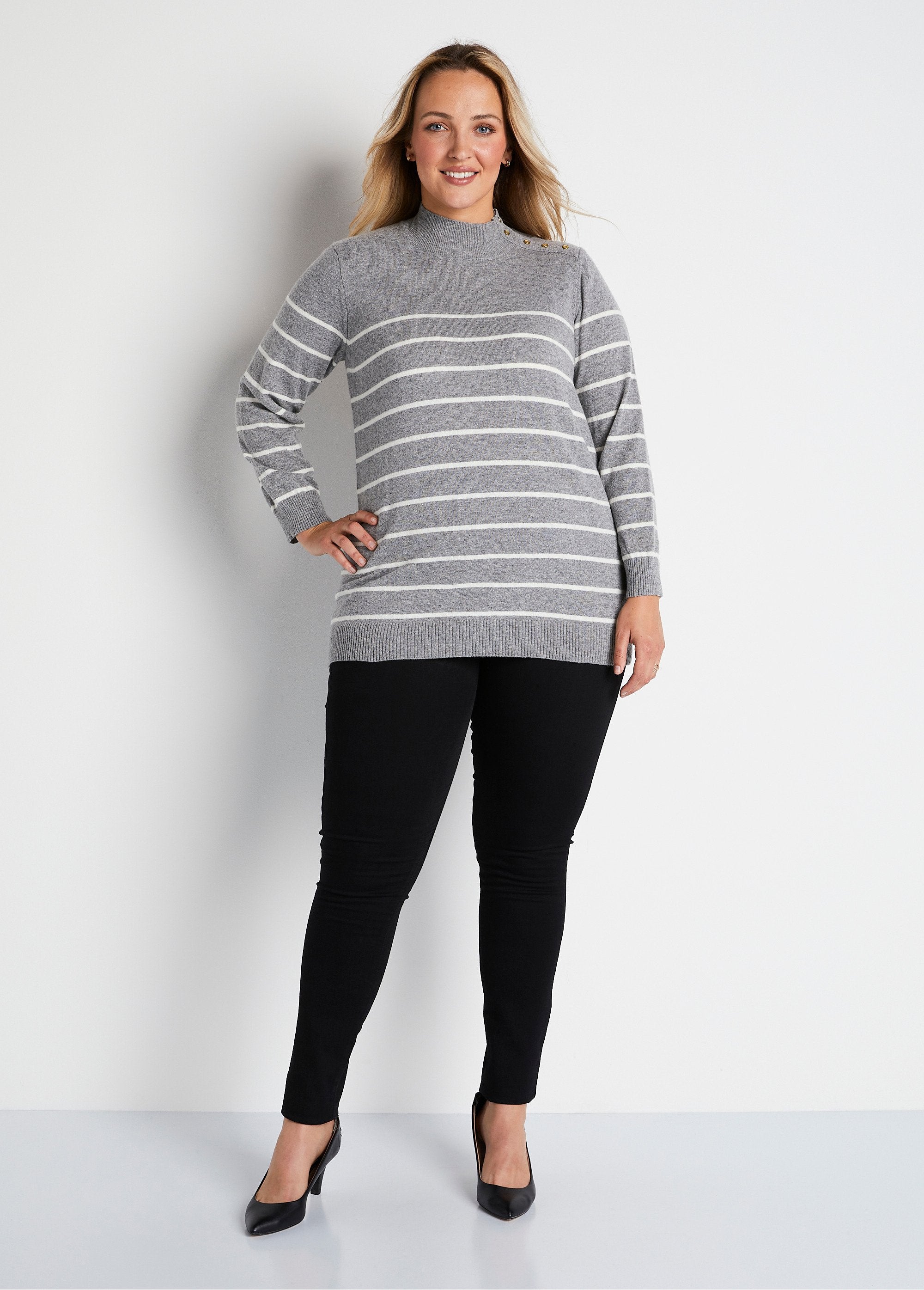 Pull_avec_fibres_recyclées,_laine_et_cachemire_Raye_ecru_SF1_curvy