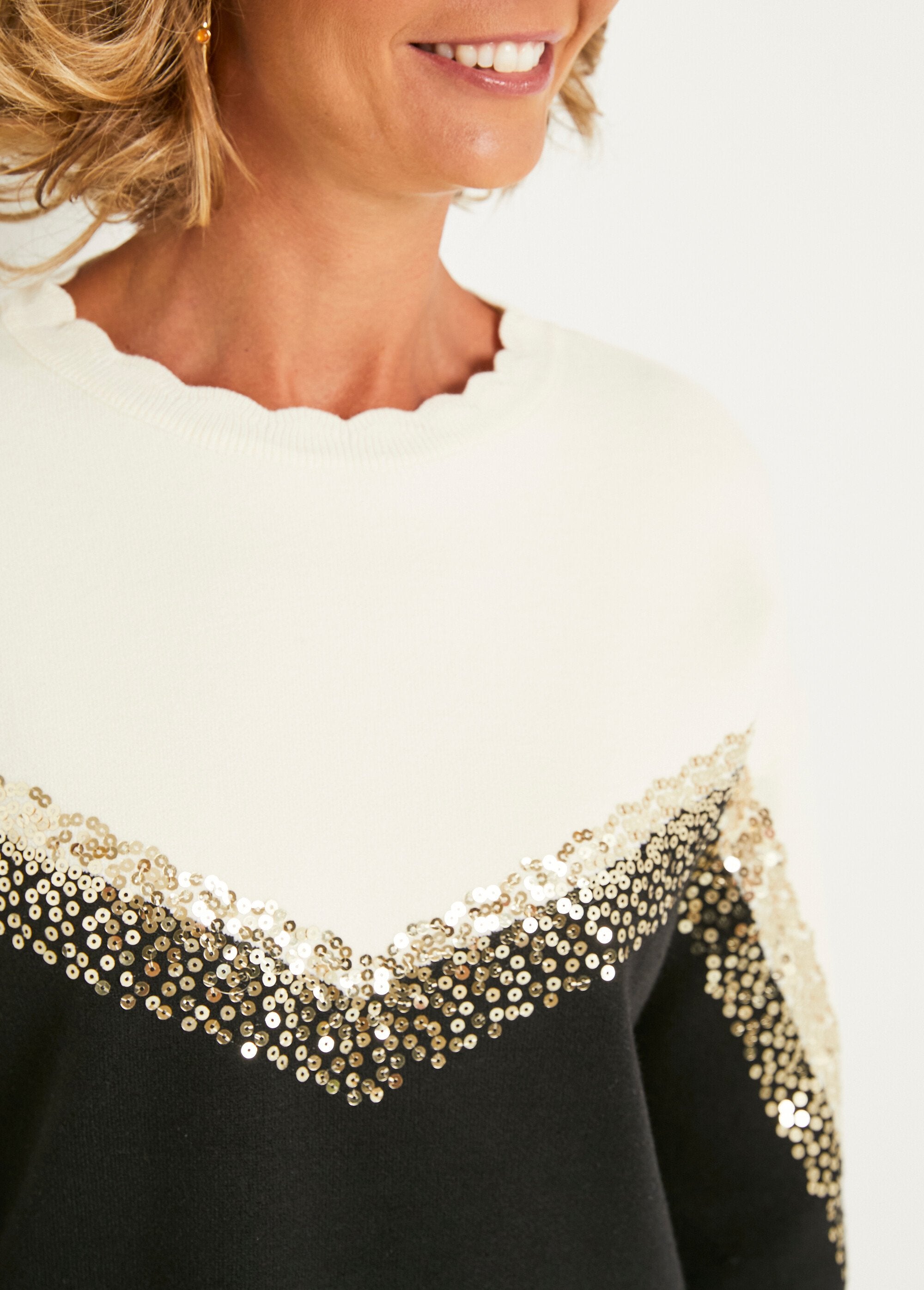 Pull_bicolore_manches_longues_à_sequins_Beige_et_noir_DE1_slim