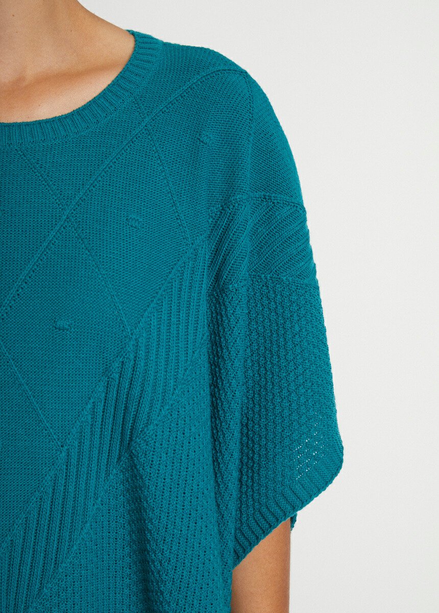 Trui_met_capuchon_in_gebreid_reliëf_Vert_DE3_slim